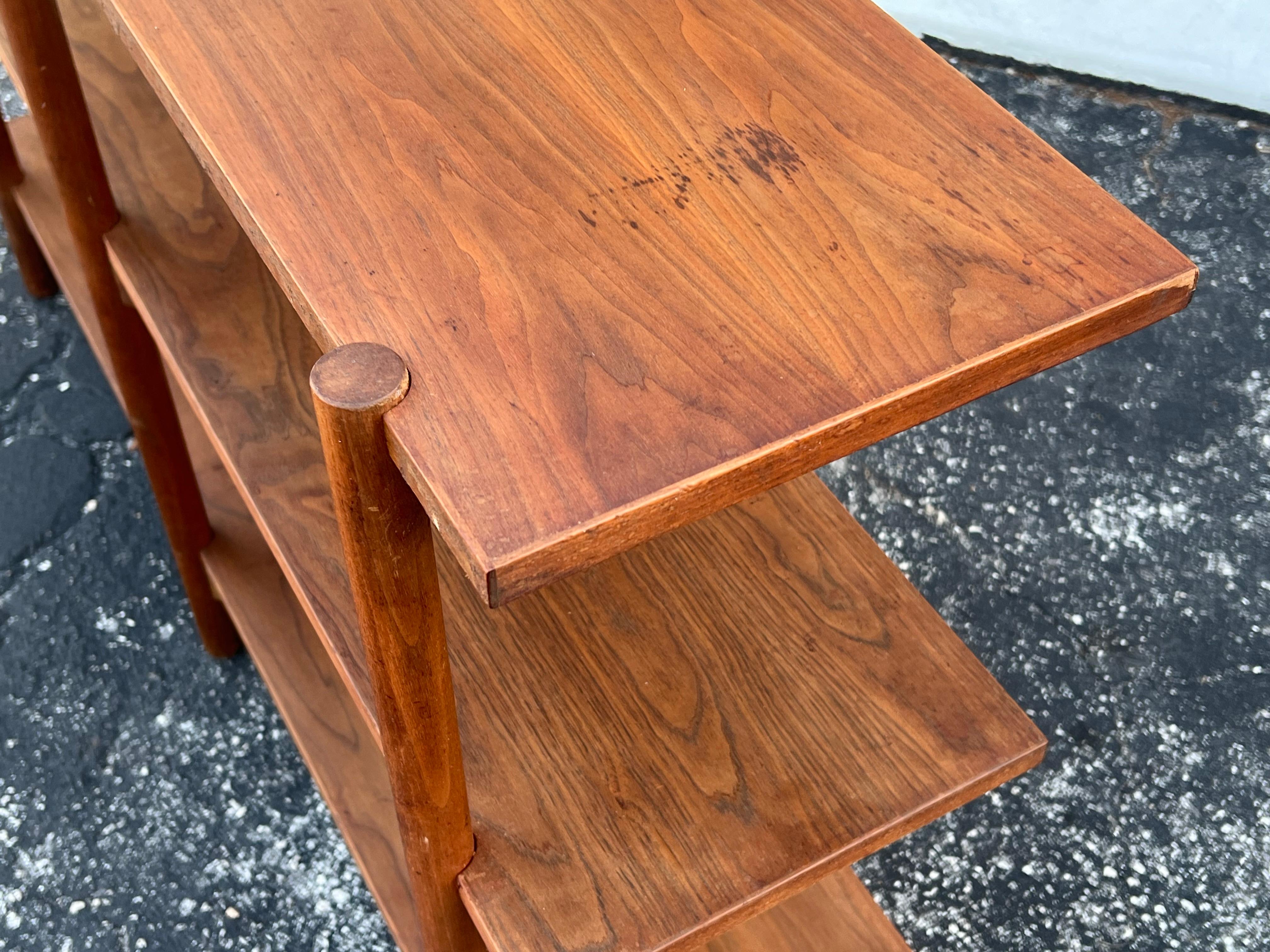 Mid-20th Century Milo Baughman For Glenn Of California Bookshelf Walnut Patina 1950's For Sale