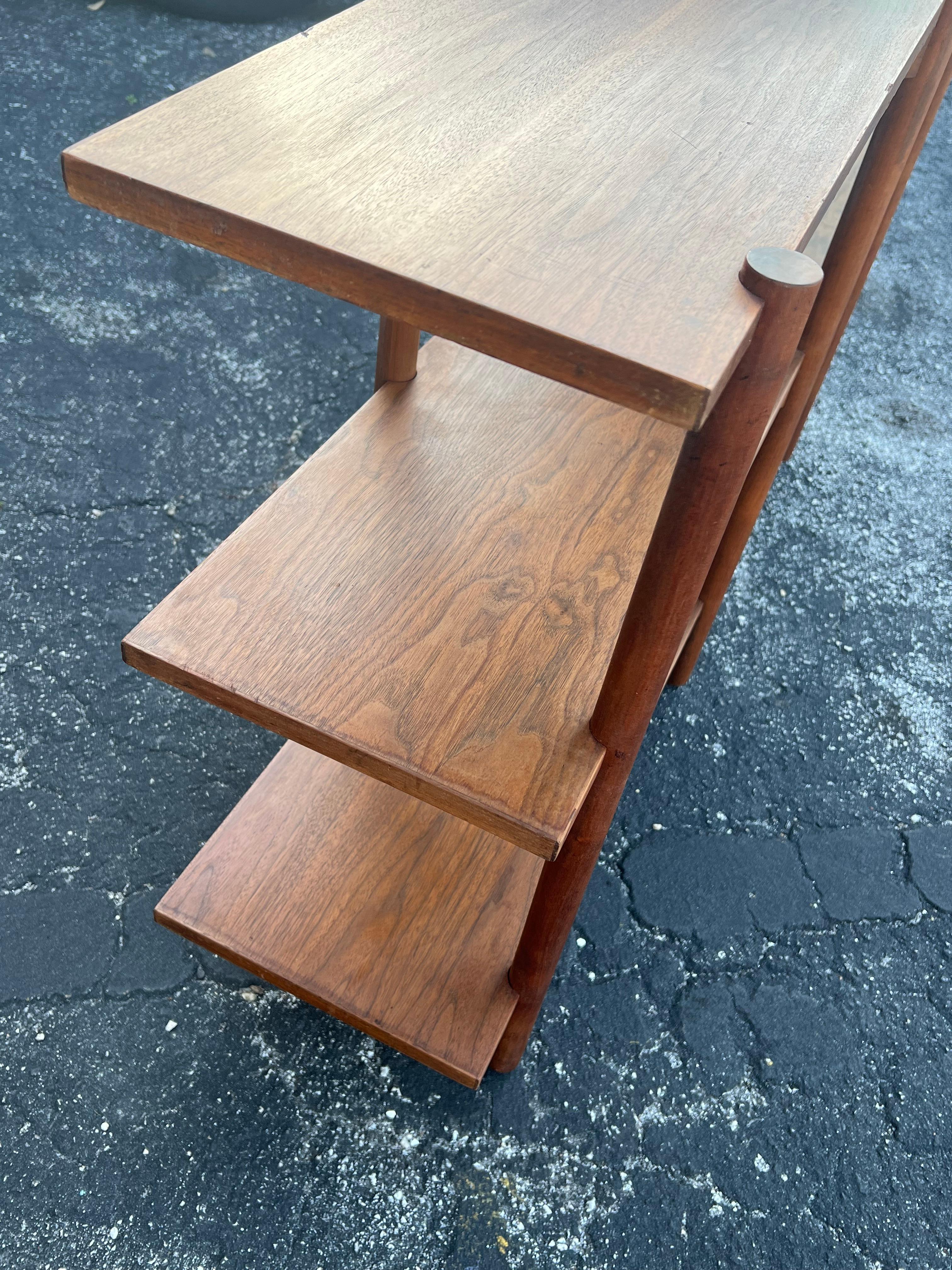 Milo Baughman For Glenn Of California Bookshelf Walnut Patina 1950's For Sale 2