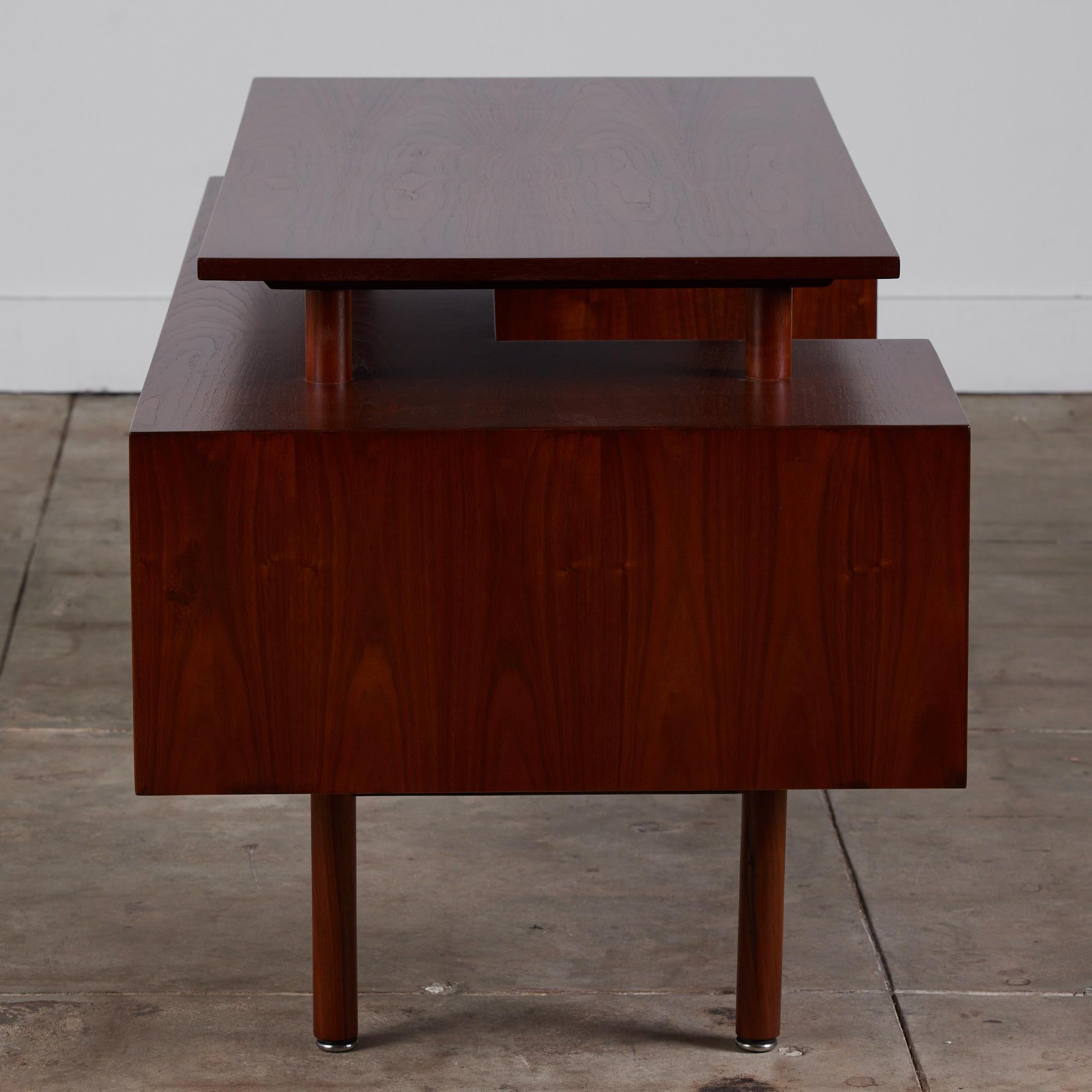 Milo Baughman for Glenn of California Floating Desk In Excellent Condition In Los Angeles, CA