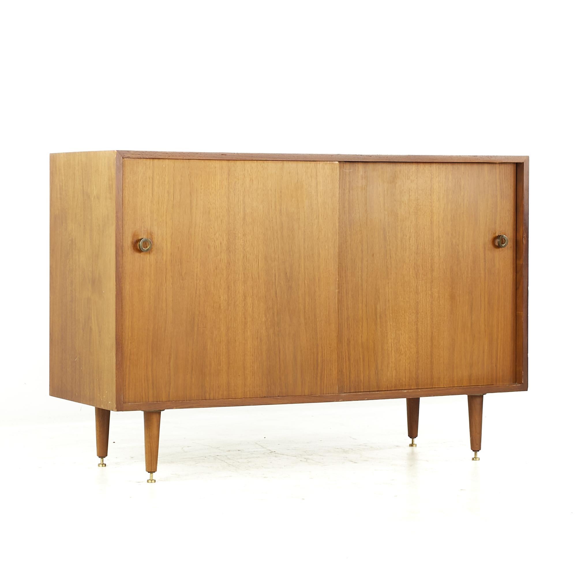 Milo Baughman for Glenn of California Midcentury Credenza, Pair In Good Condition For Sale In Countryside, IL
