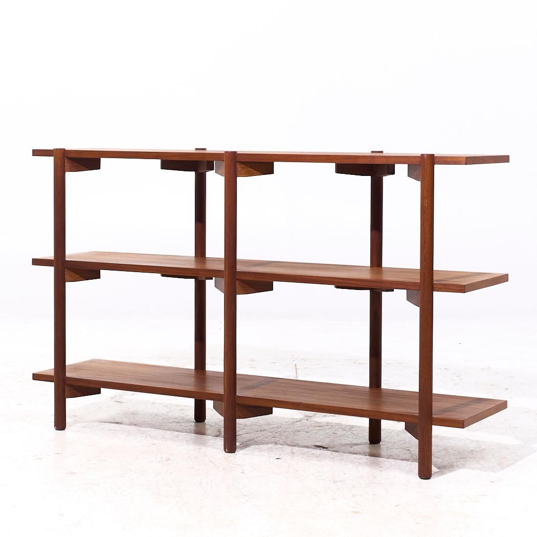 Milo Baughman for Glenn of California Mid Century Walnut 3 Tier Bookcase (Bibliothèque à 3 niveaux en noyer) en vente 1
