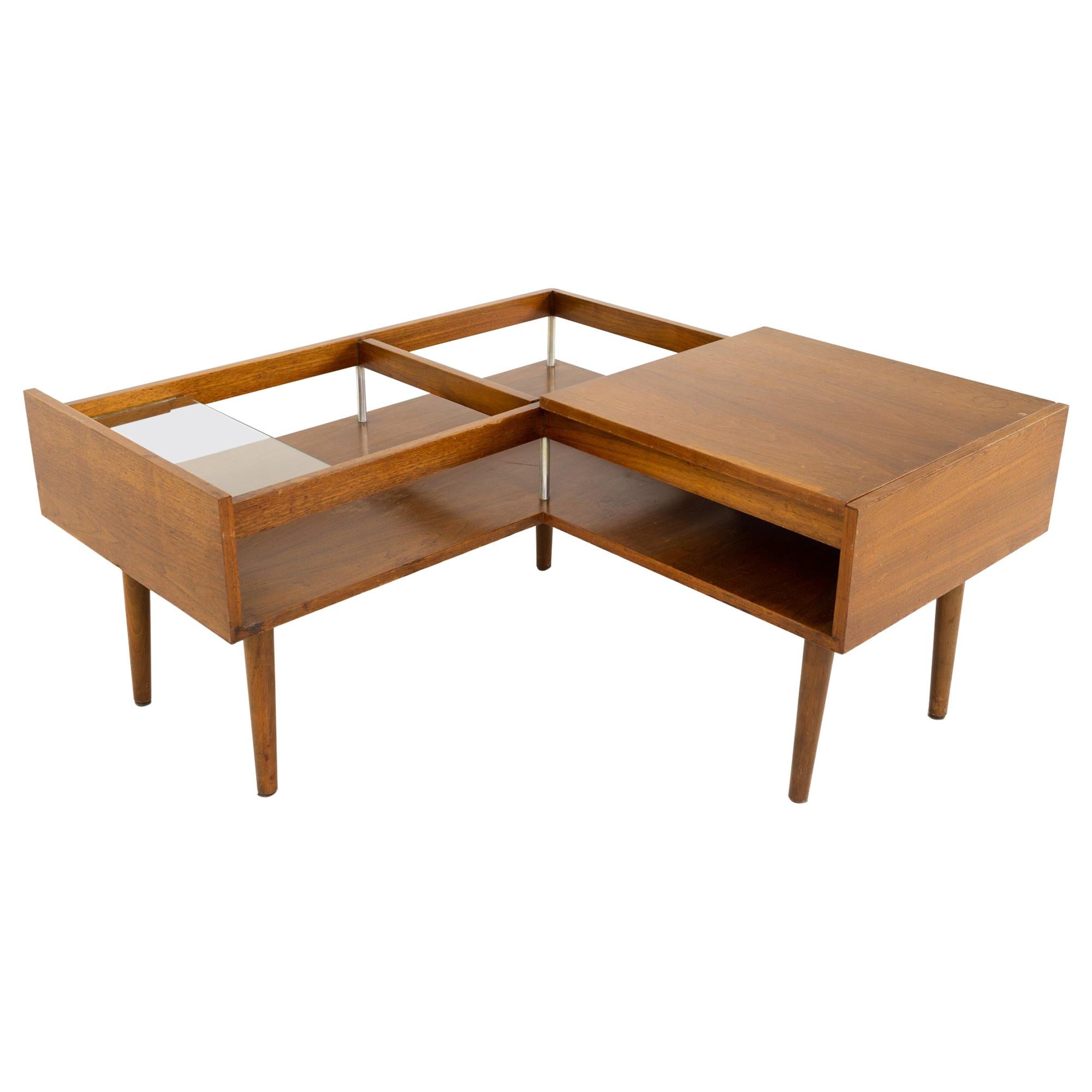 Milo Baughman for Glenn of California Mid Century Walnut Corner Coffee Table For Sale