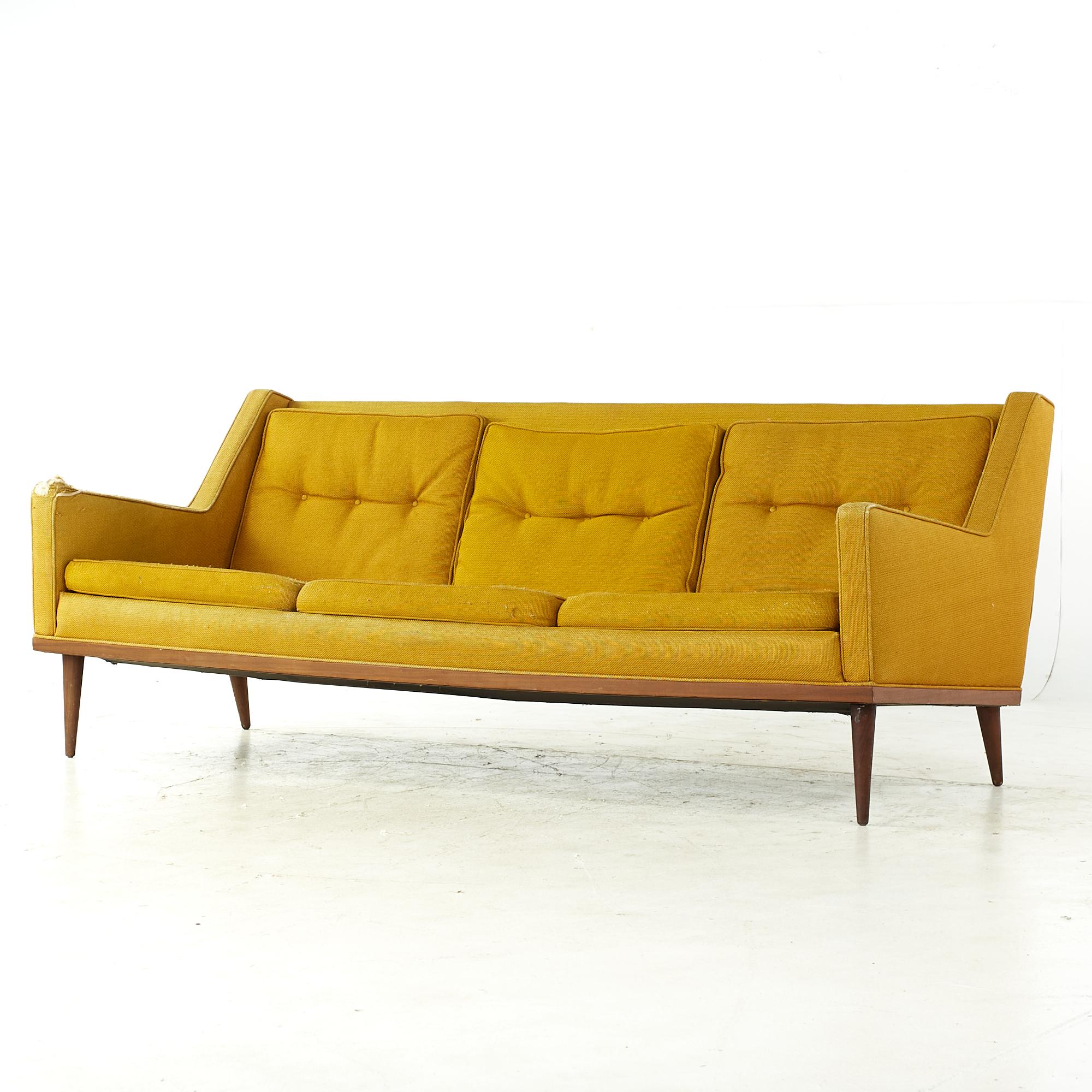 Mid-Century Modern Milo Baughman for James Inc Mid Century Walnut Sofa (Canapé en noyer du milieu du siècle) en vente