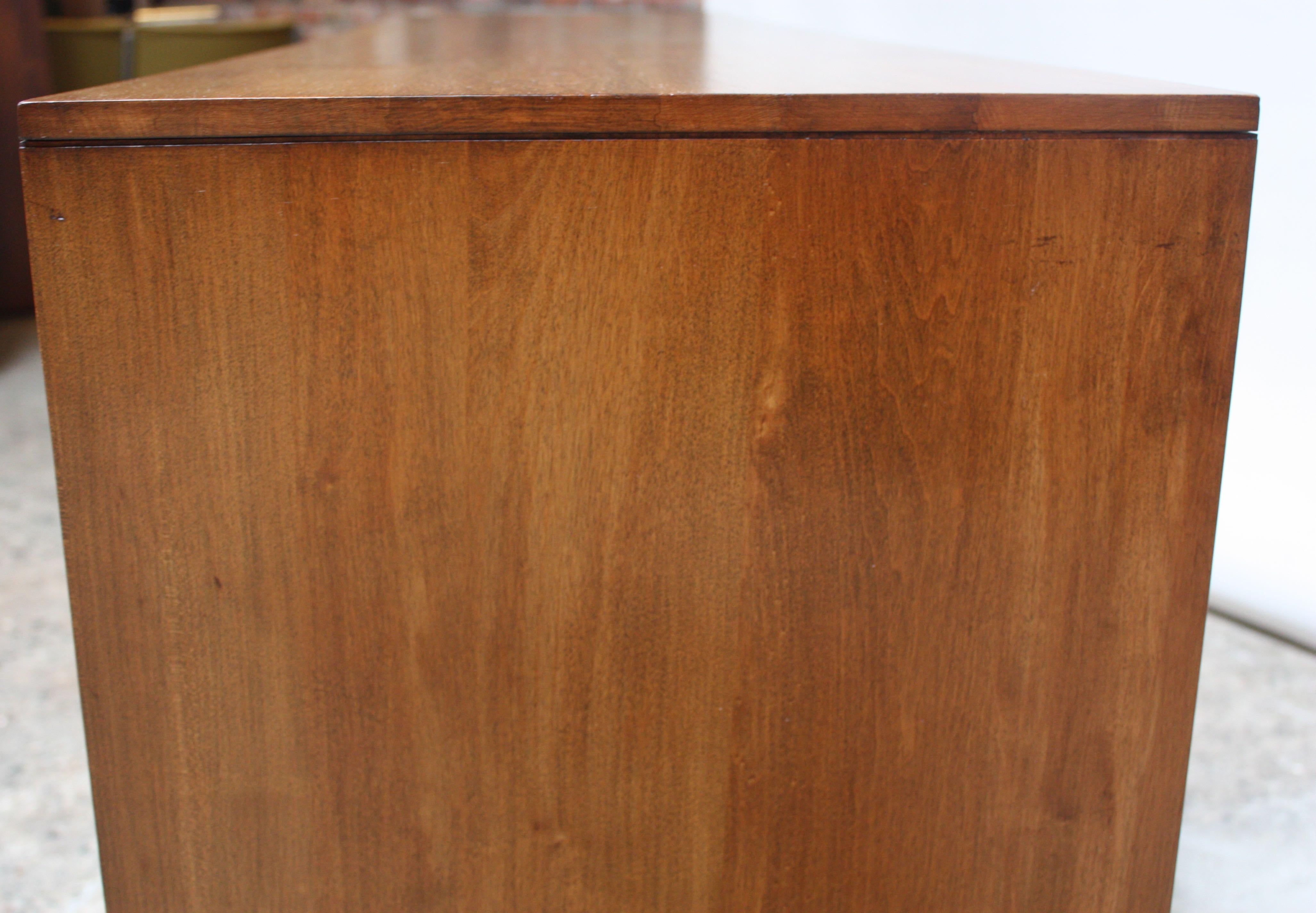 Milo Baughman for Murray Eight-Drawer Chest in Maple and Iron 4