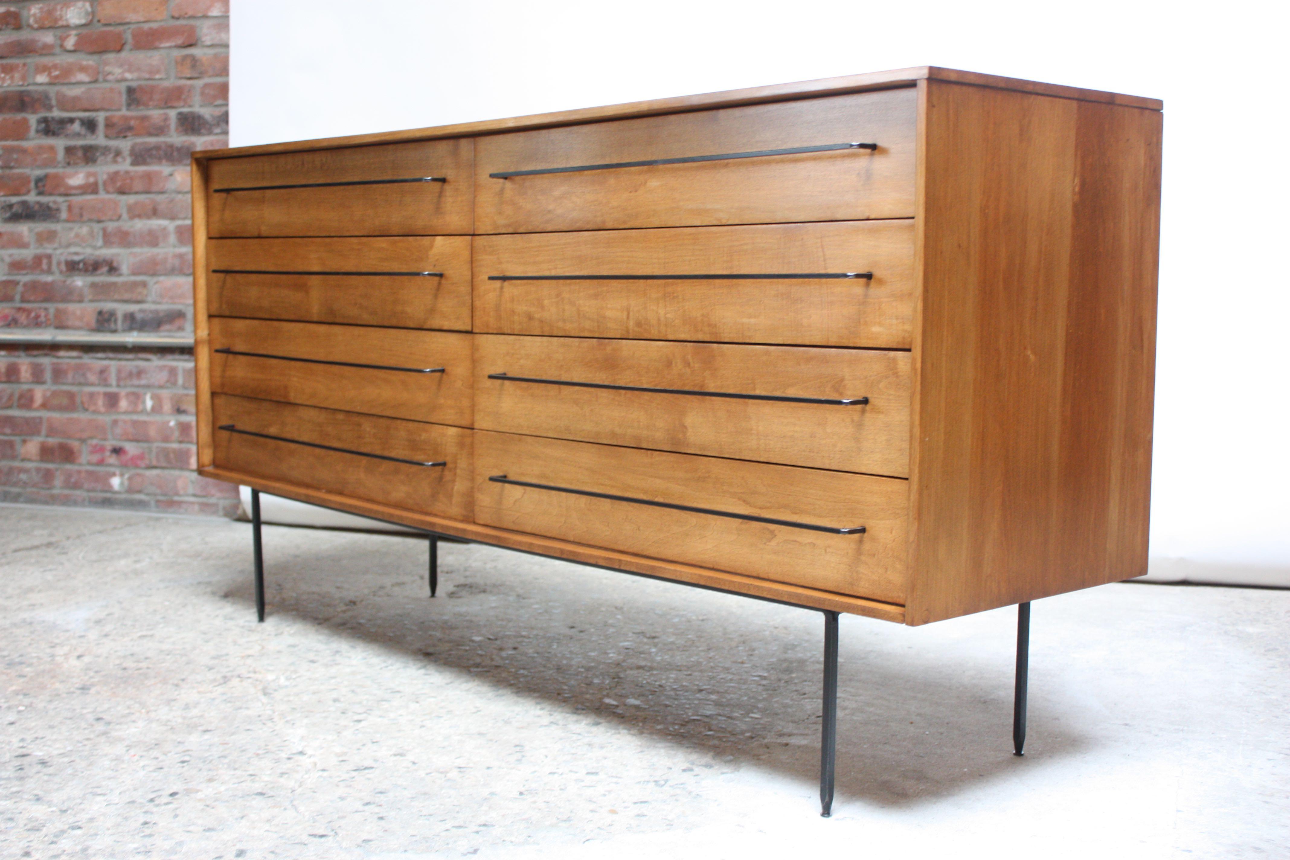 Milo Baughman for Murray Eight-Drawer Chest in Maple and Iron In Excellent Condition In Brooklyn, NY