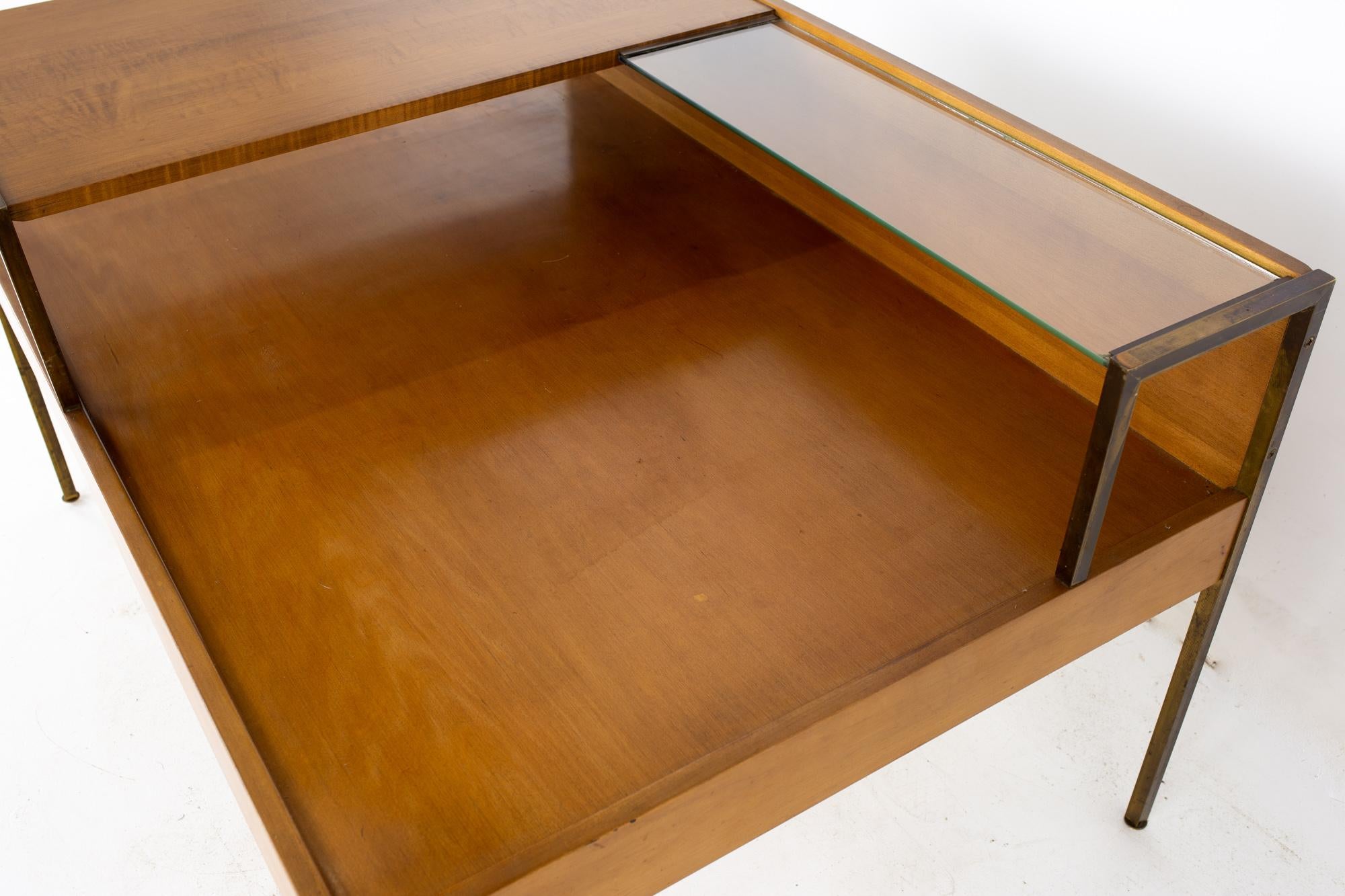 Brass Milo Baughman for Murray Furniture Mid Century 2 Tier Corner Side Table