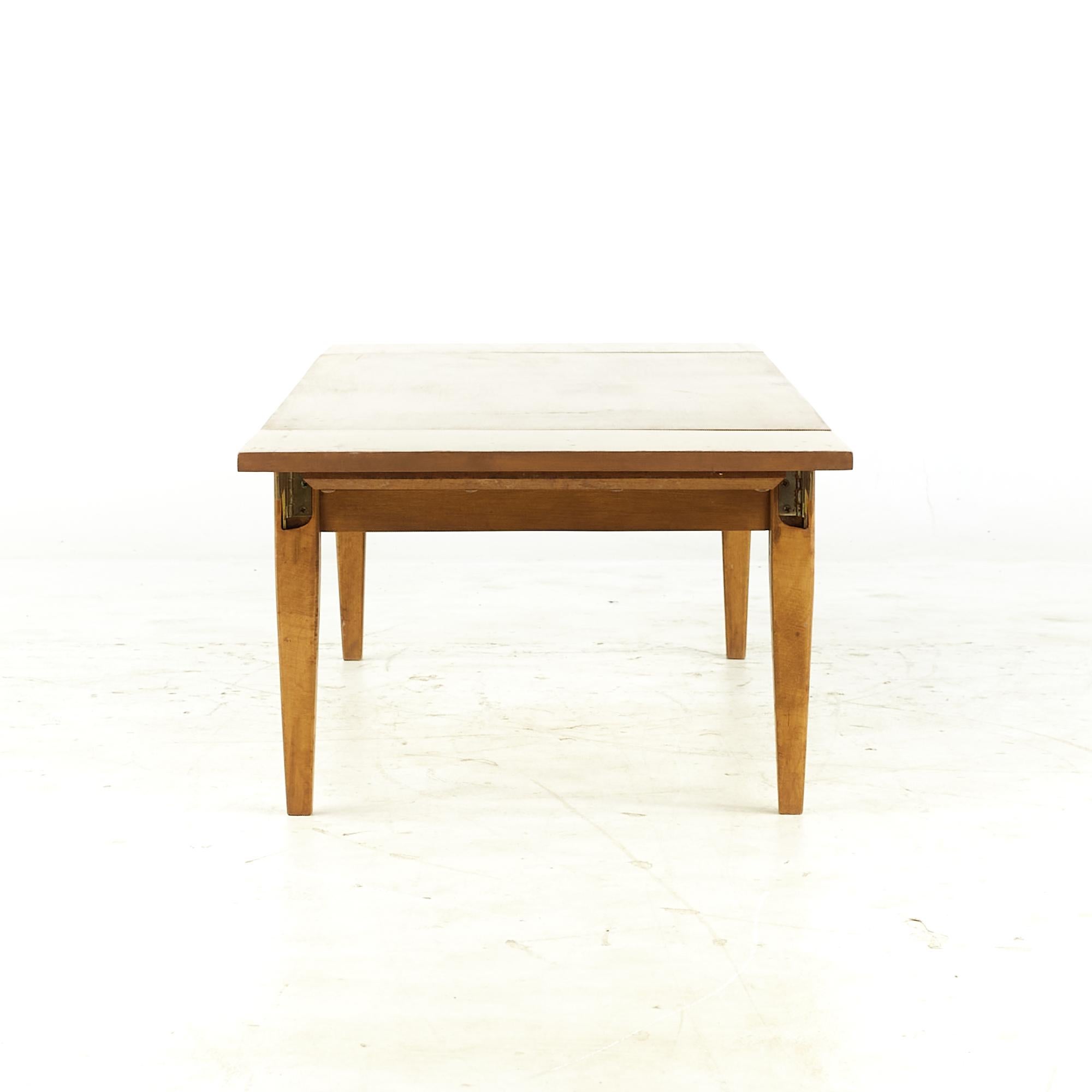Milo Baughman for Murray Midcentury Expanding Bench Brass Coffee Table In Good Condition For Sale In Countryside, IL