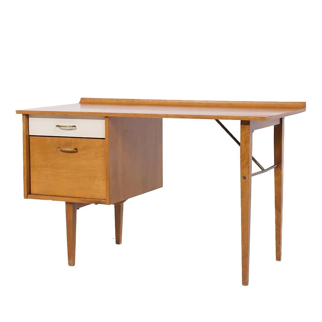 Milo Baughman für Murray Mid Century Schreibtisch aus Ahorn und Messing (Moderne der Mitte des Jahrhunderts) im Angebot