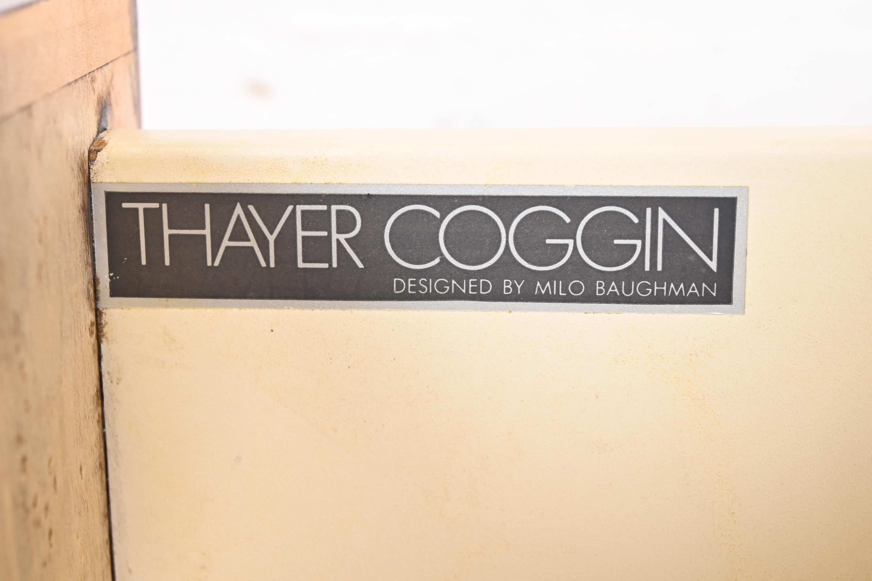 Paire de commodes en érable piqué et laiton Milo Baughman pour Thayer Coggin en vente 6