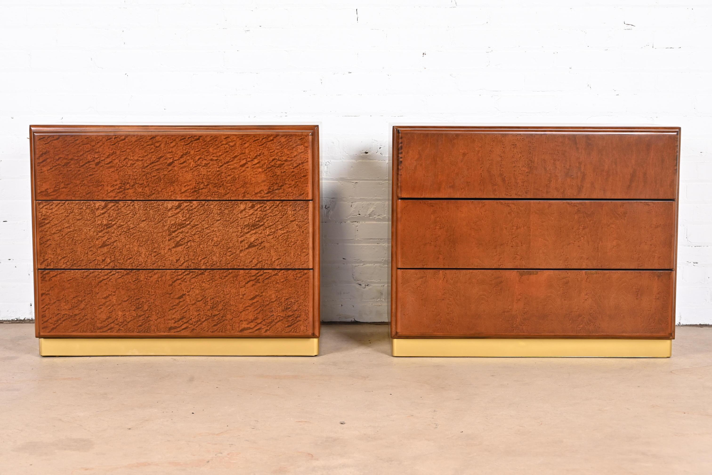 Mid-Century Modern Milo Baughman for Thayer Coggin Birdseye Maple and Brass Bedside Chests, Pair For Sale