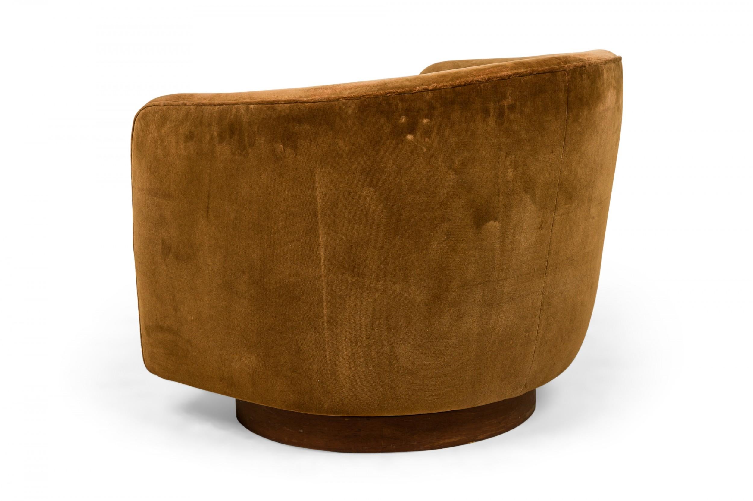 Mid-Century Modern Milo Baughman for Thayer Coggin Brown Velour Horseshoe Lounge Armchair For Sale