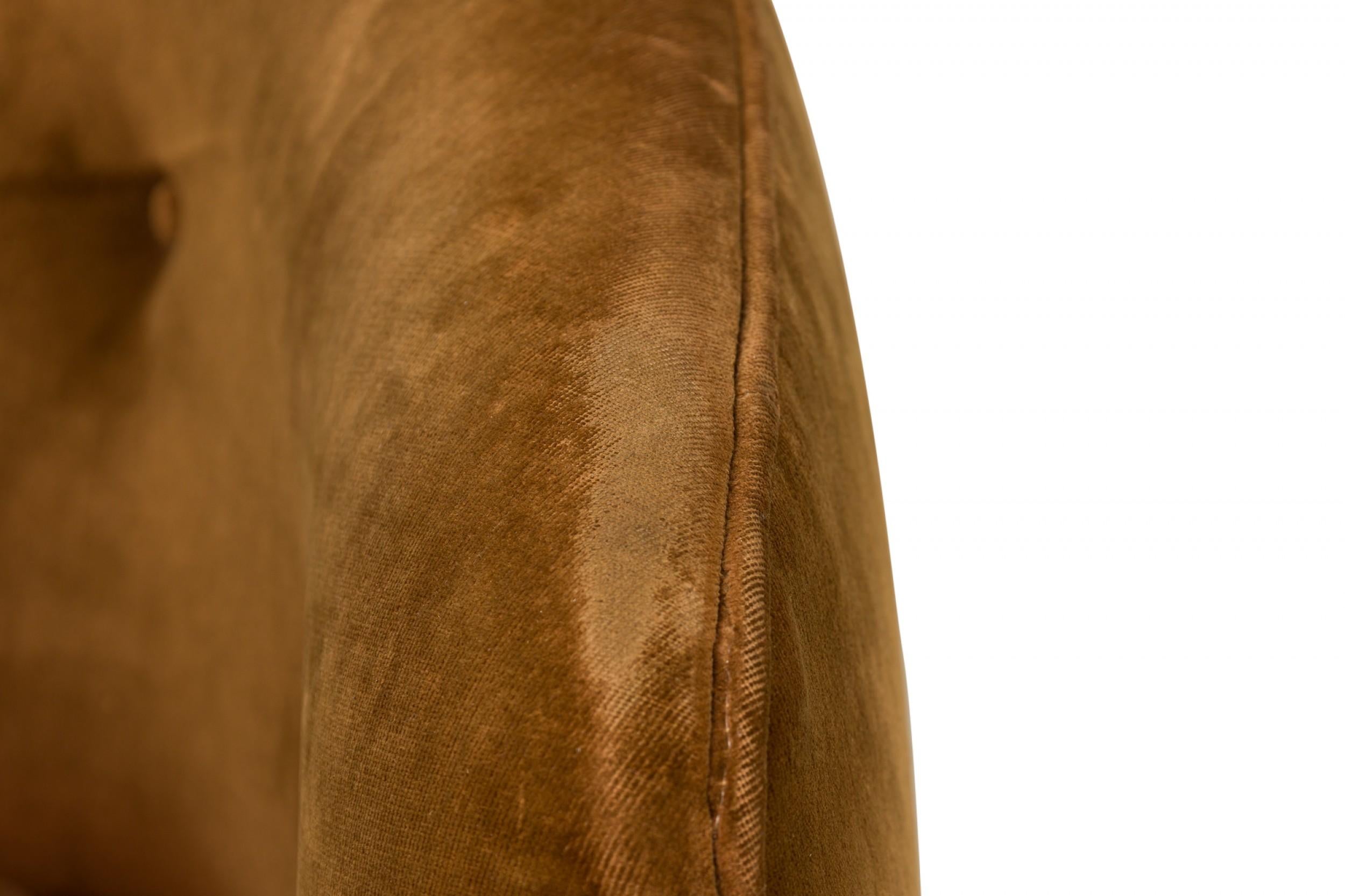 Tissu Milo Baughman pour Thayer Coggin Fauteuil de salon en velours Brown en vente