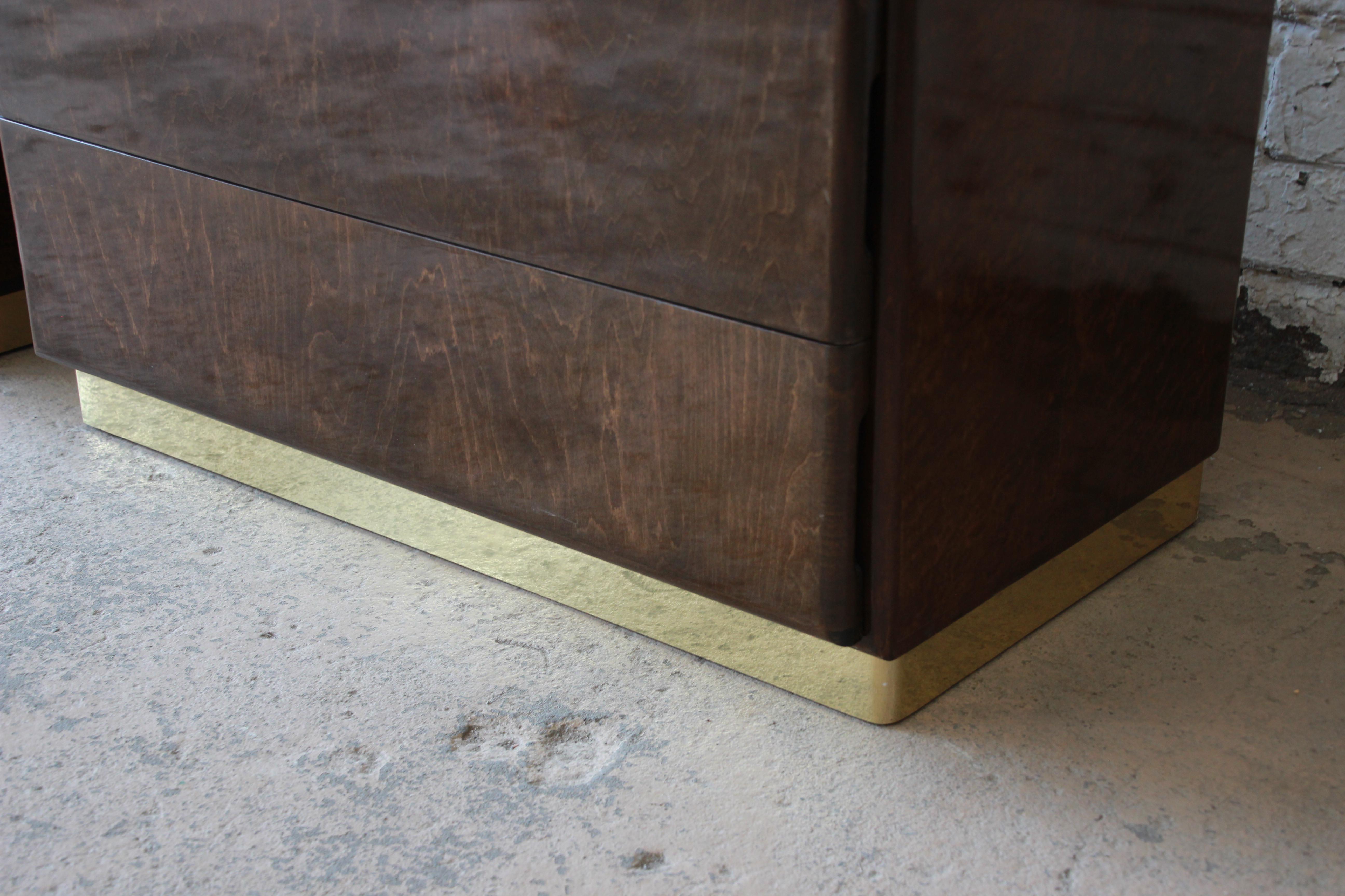 Milo Baughman for Thayer Coggin Burl Wood and Brass Nightstands 5