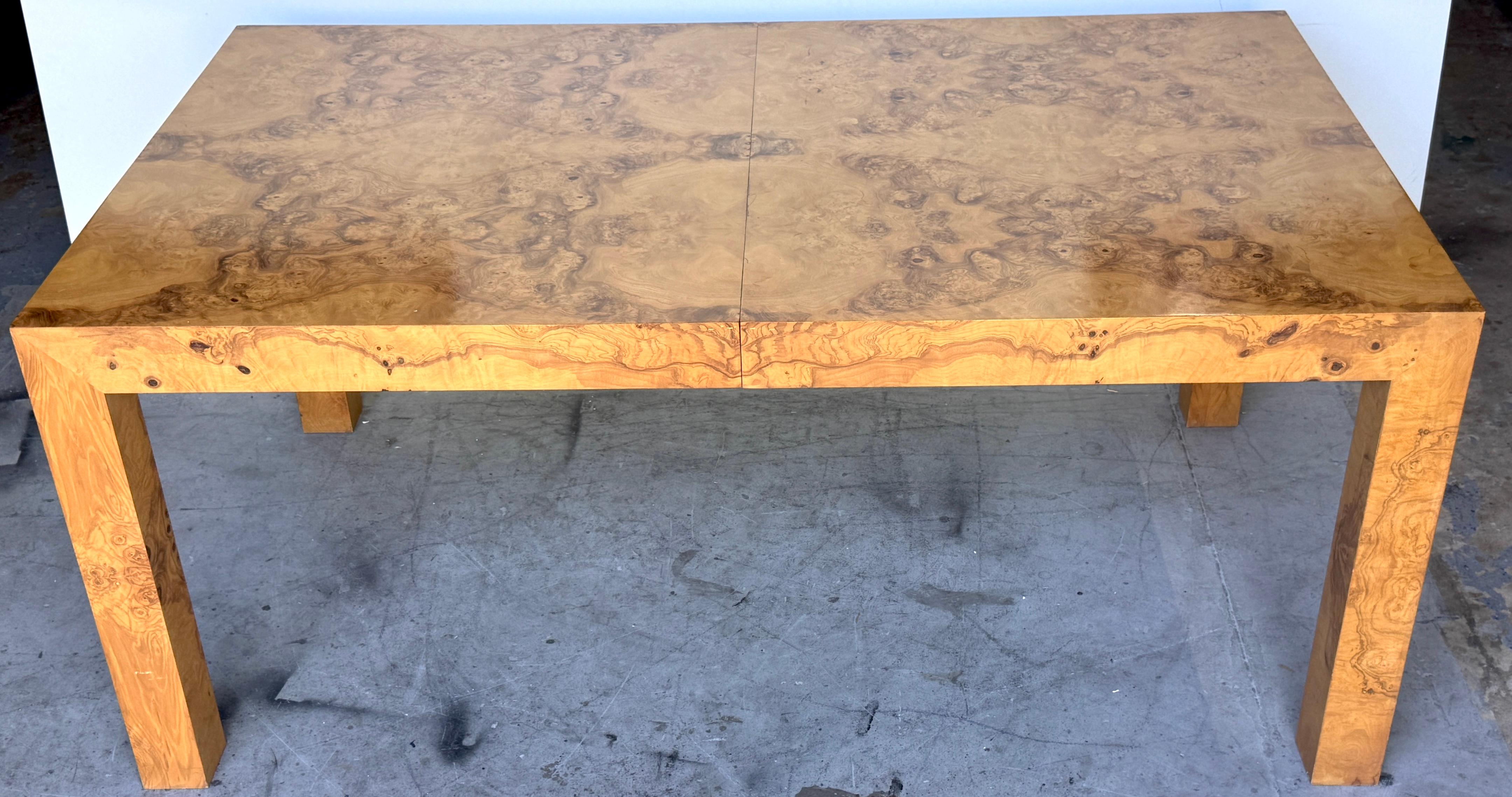 Milo Baughman para Thayer Coggin Mesa de comedor extensible Parsons de madera de arce, 2 hojas en venta 1
