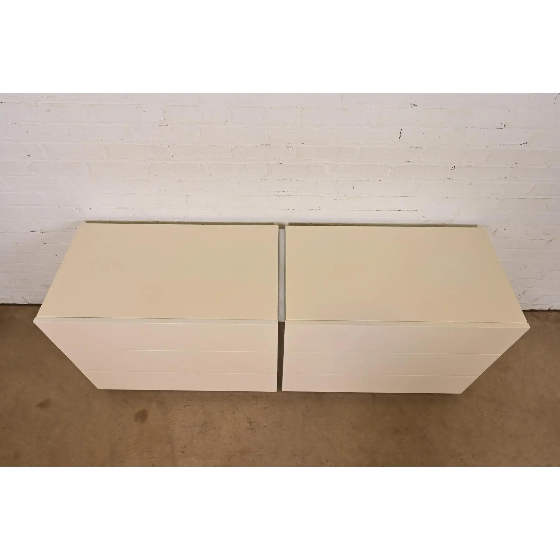 Commode en laque crème et chrome Milo Baughman pour Thayer Coggin, années 1970 en vente 4