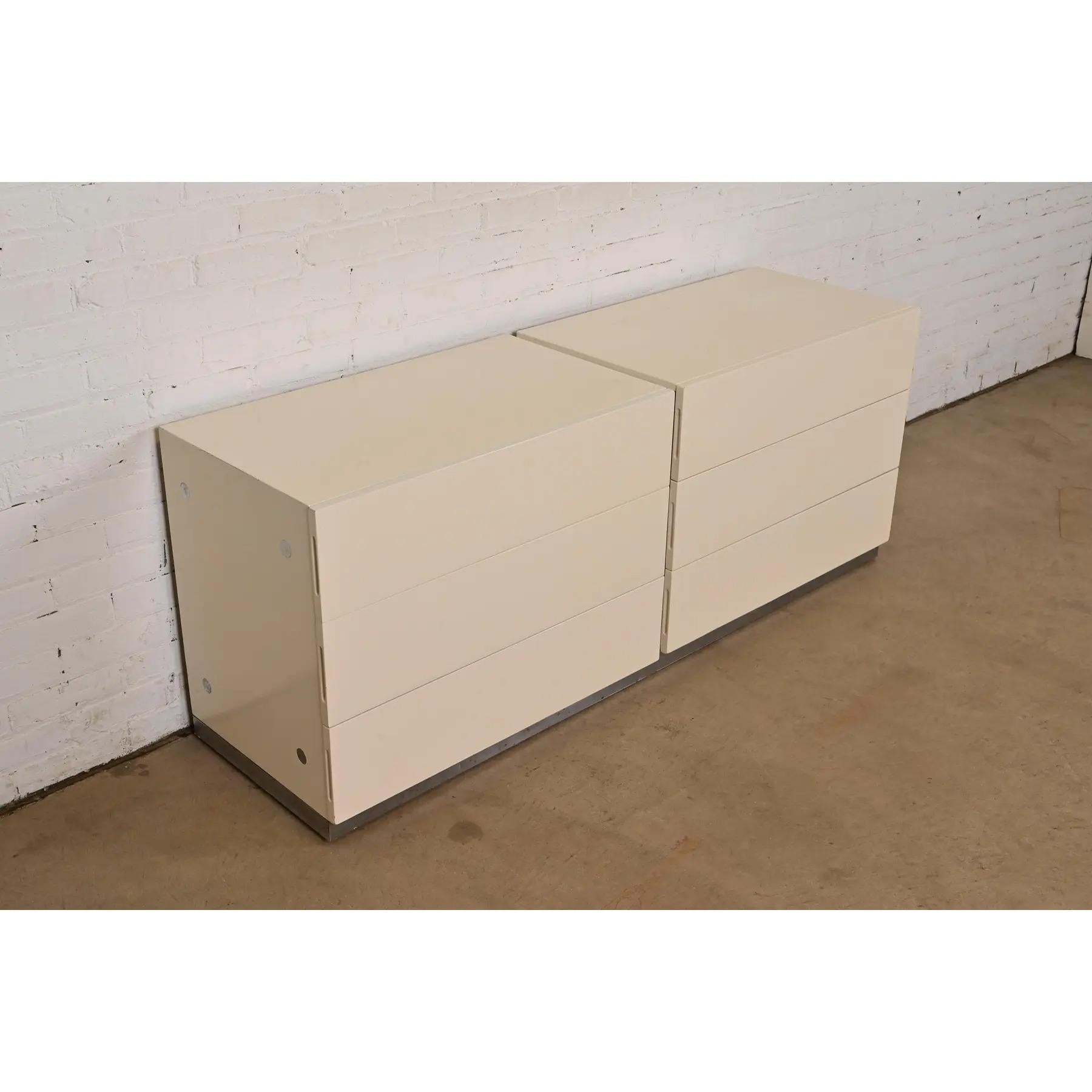 Commode en laque crème et chrome Milo Baughman pour Thayer Coggin, années 1970 Bon état - En vente à South Bend, IN