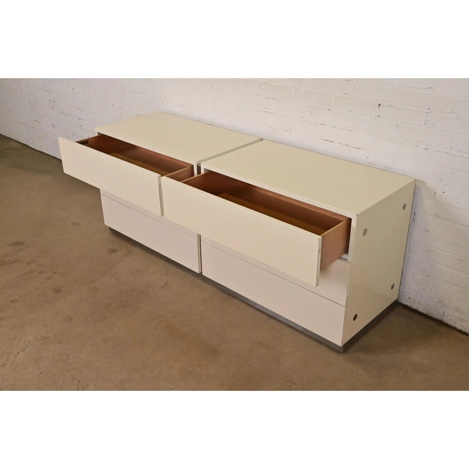Commode en laque crème et chrome Milo Baughman pour Thayer Coggin, années 1970 en vente 1