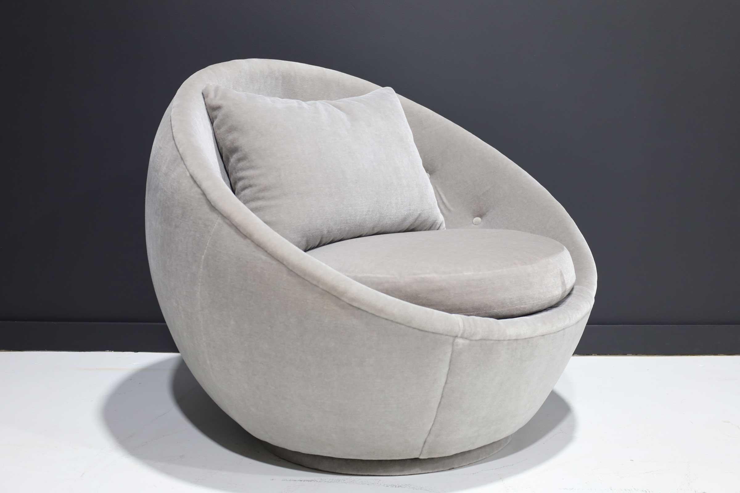 Mid-Century Modern Milo Baughman for Thayer Coggin Egg Chair in Light Gray Mohair