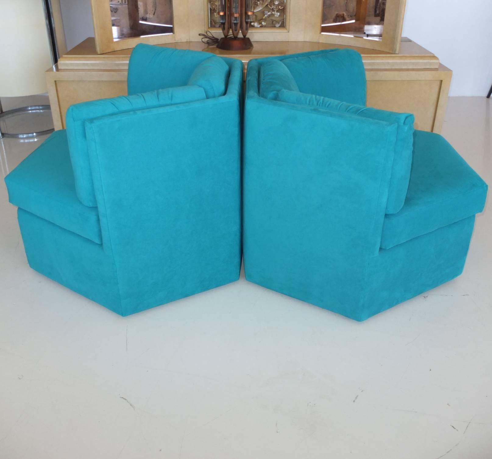Milo Baughman for Thayer Coggin Hexagonal Swivel Lounge Chairs (3 available) In Good Condition In Hanover, MA