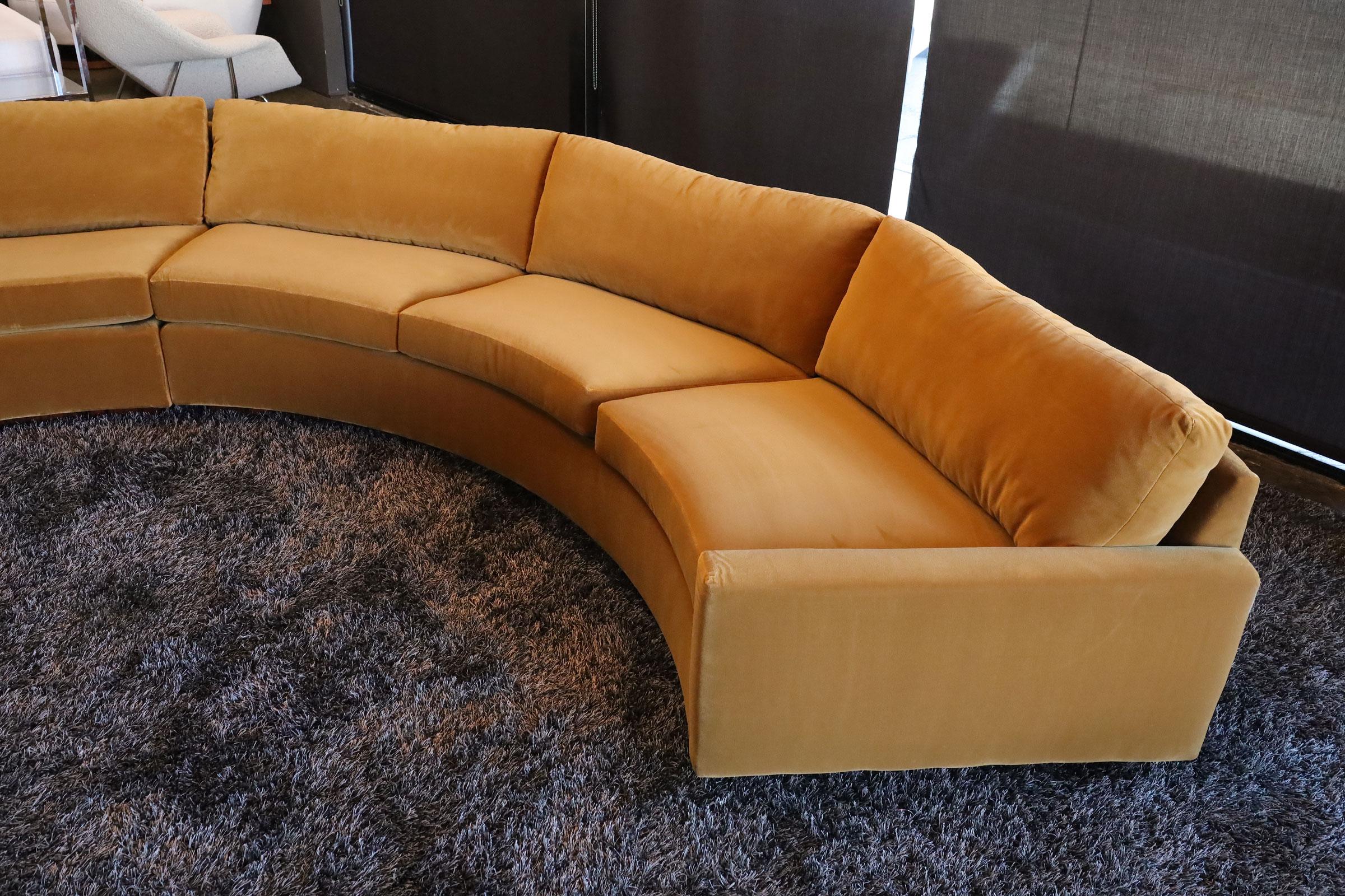 Milo Baughman para Thayer Coggin Sofá circular grande de mohair y palisandro en Bueno estado para la venta en Dallas, TX