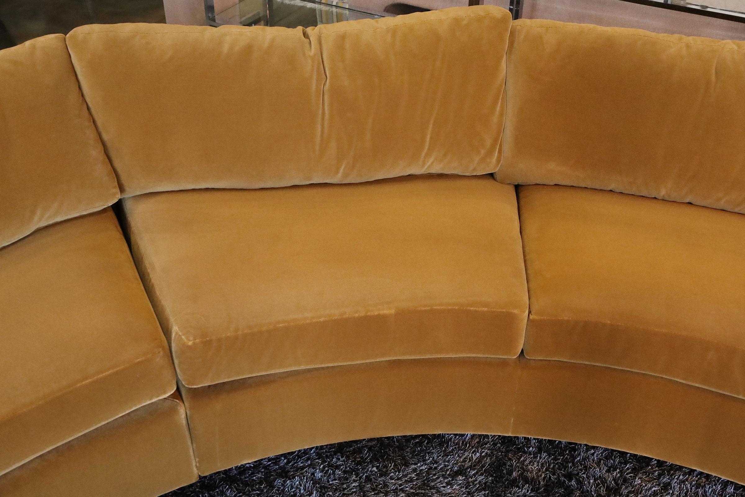 Milo Baughman para Thayer Coggin Sofá circular grande de mohair y palisandro siglo XX en venta