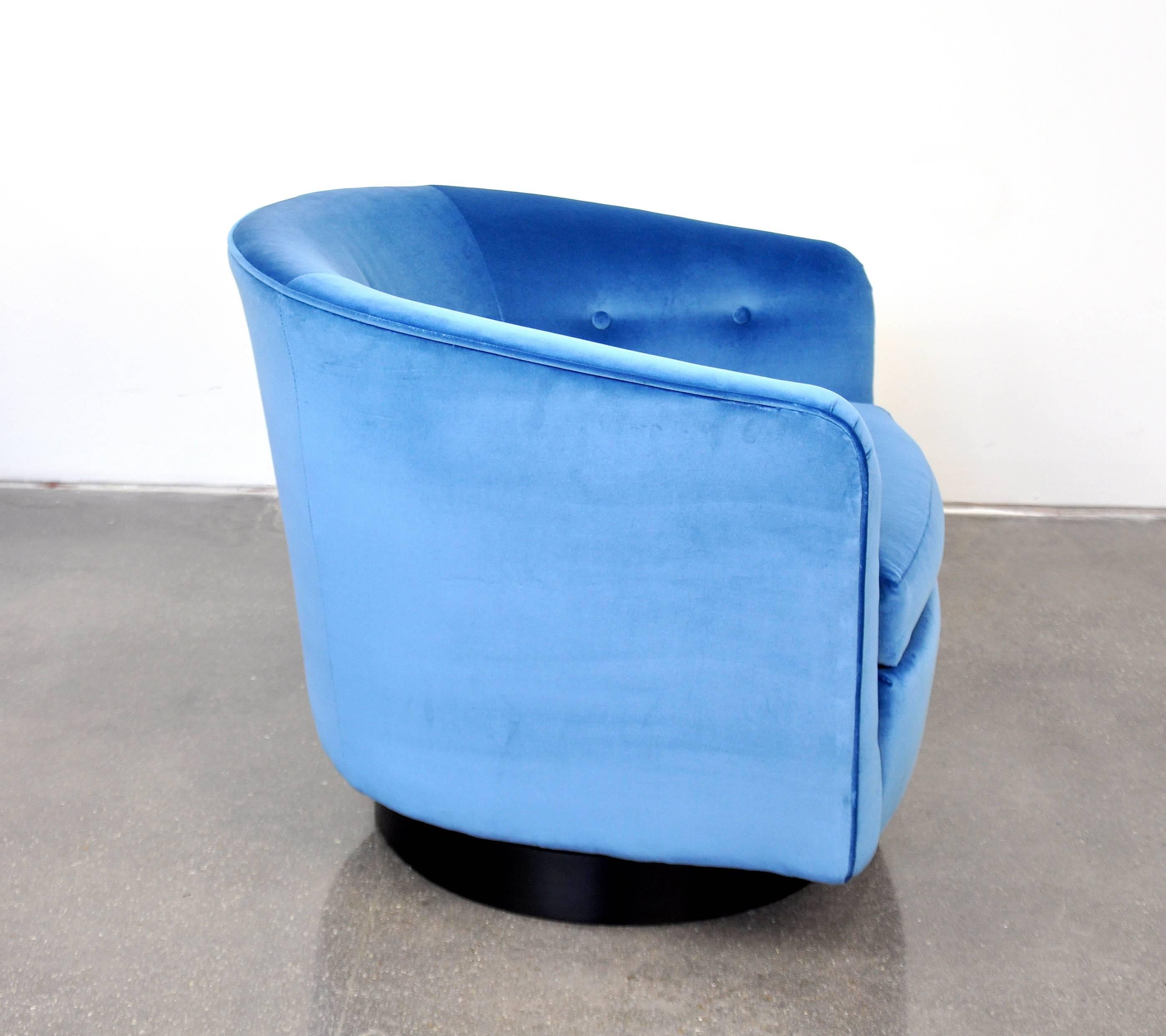 Mid-20th Century Milo Baughman for Thayer Coggin Light Blue Velvet Swivel Lounge Chair