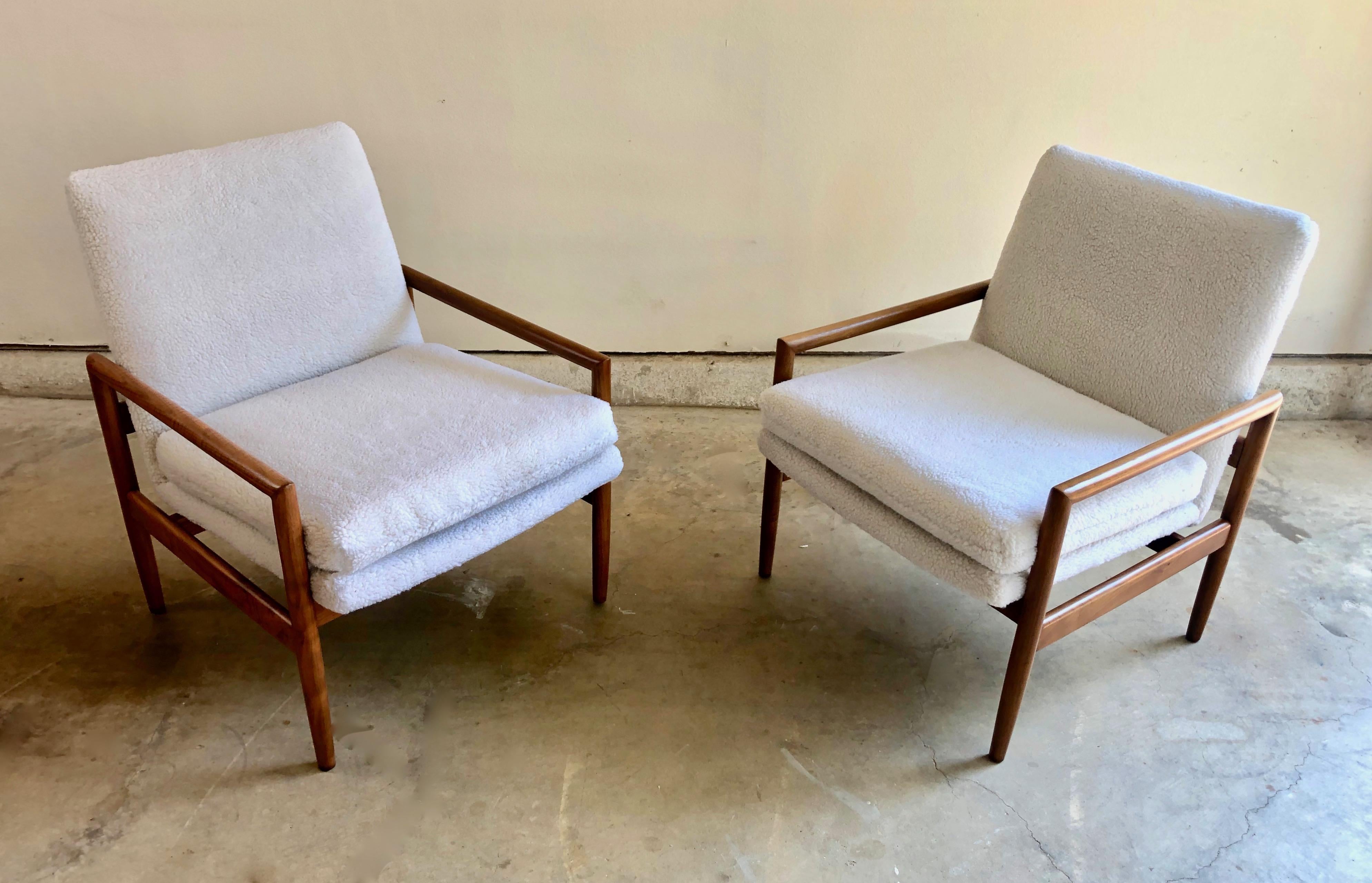 Milo Baughman for Thayer Coggin Lounge Chairs In Good Condition In Denton, TX