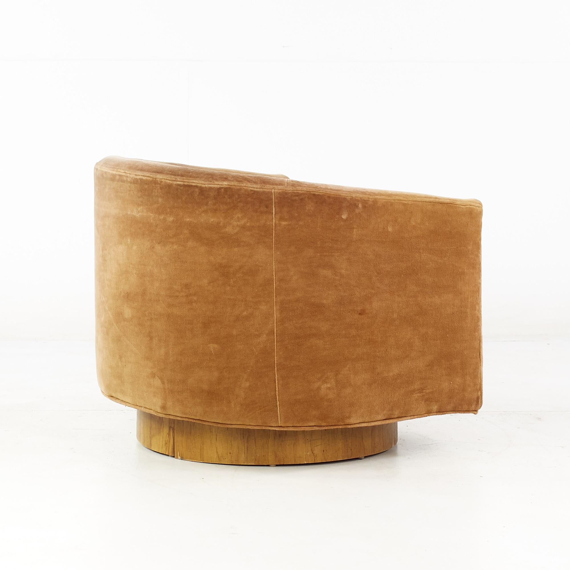 American Milo Baughman for Thayer Coggin Walnut Tilt Swivel Barrel Lounge Chair For Sale