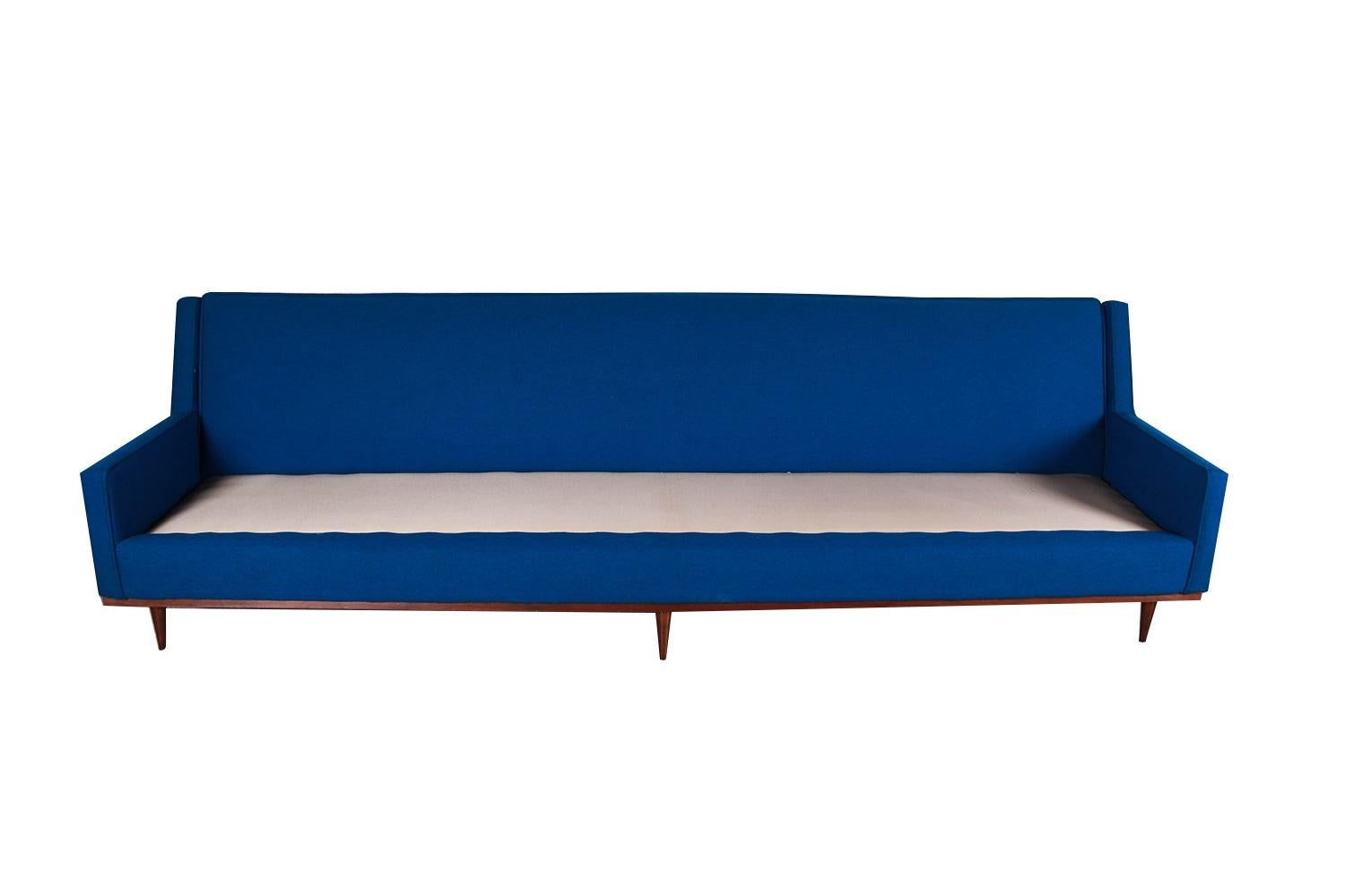 Mid Century Blue Sofa In Good Condition For Sale In Baltimore, MD