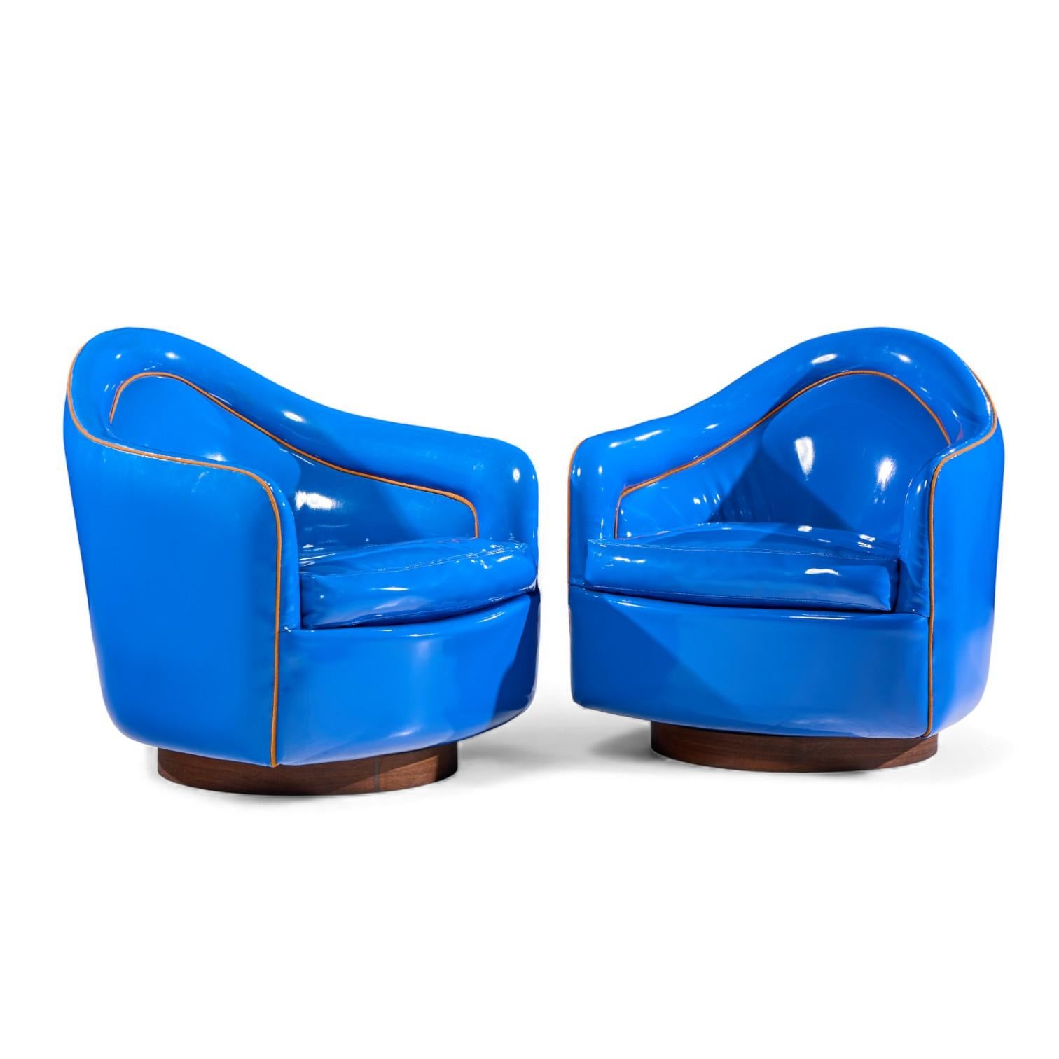Milo Baughman for Thayer Coggin Mid Century Blue Swivel Tilt Lounge Chairs - Pair

Each chair measures: 29.5 wide x 31 deep x 30.5 high, with a seat height of 16.5 and arm height/chair clearance of 22 inches

Excellent Vintage Condition.

We take