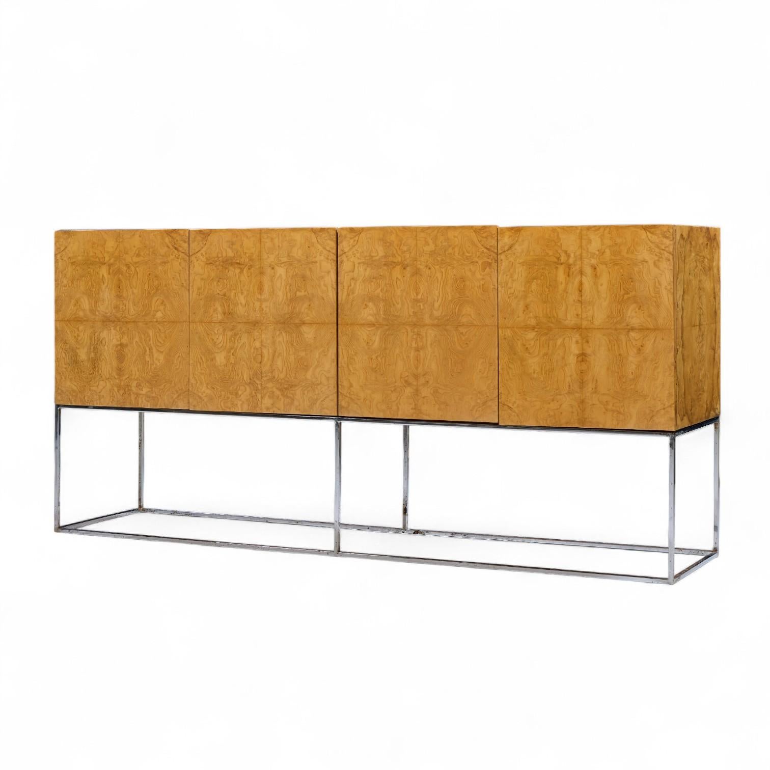 Americano Milo Baughman per Thayer Coggin Credenza in legno di burbio del Medioevo in vendita