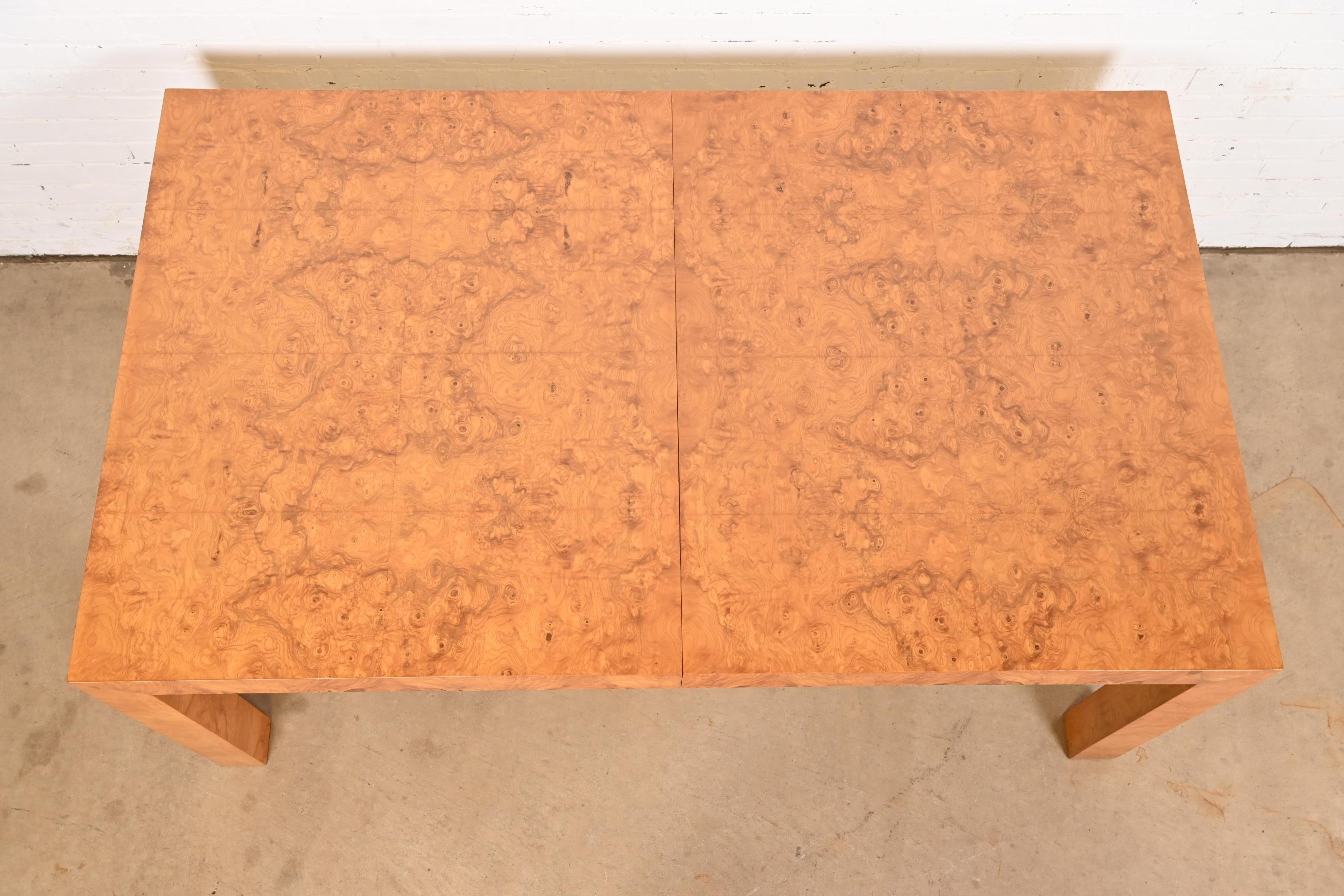 Table Parsons de Milo Baughman pour Thayer Coggin, mi-siècle moderne en bois de ronce en vente 3