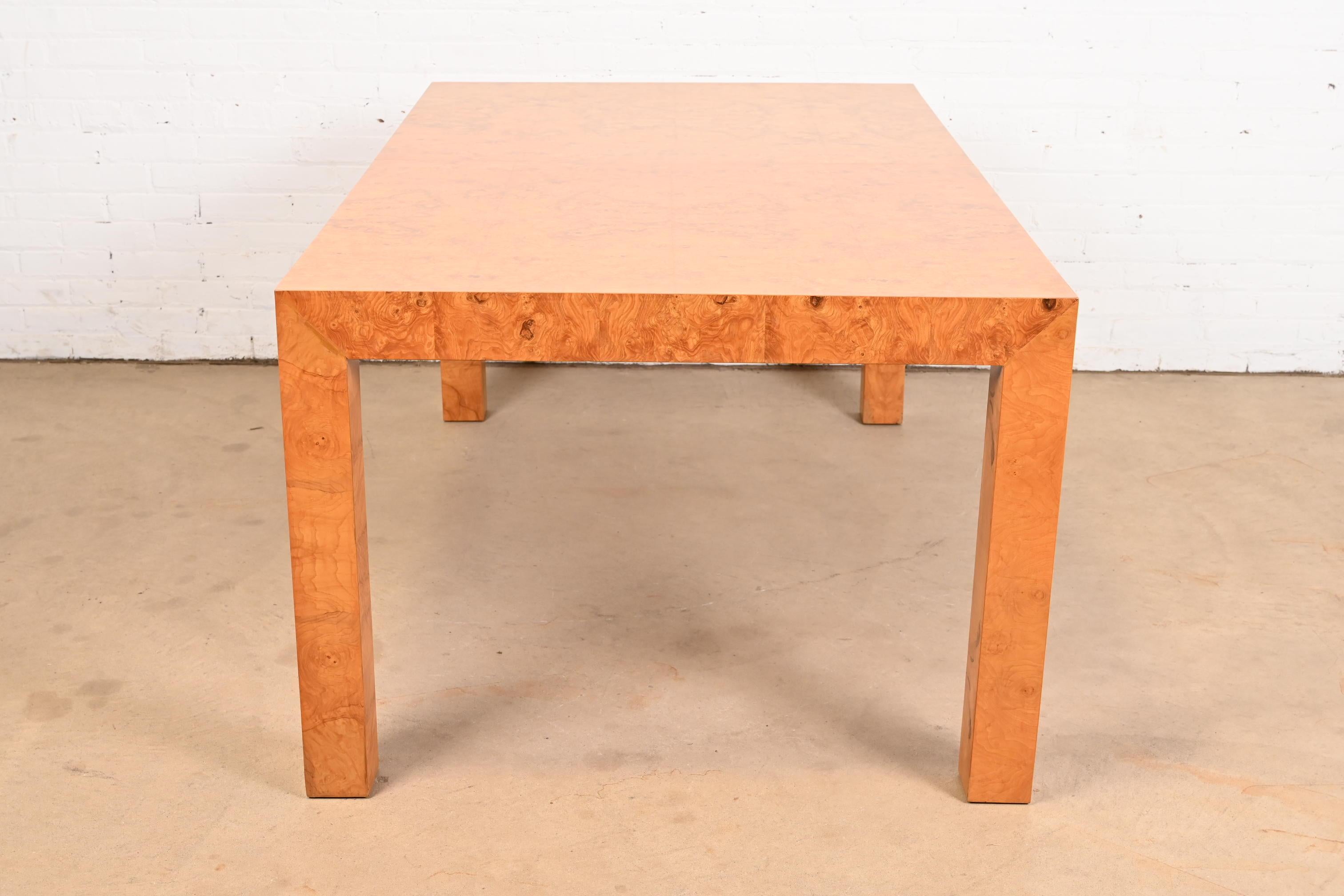 Table Parsons de Milo Baughman pour Thayer Coggin, mi-siècle moderne en bois de ronce en vente 4
