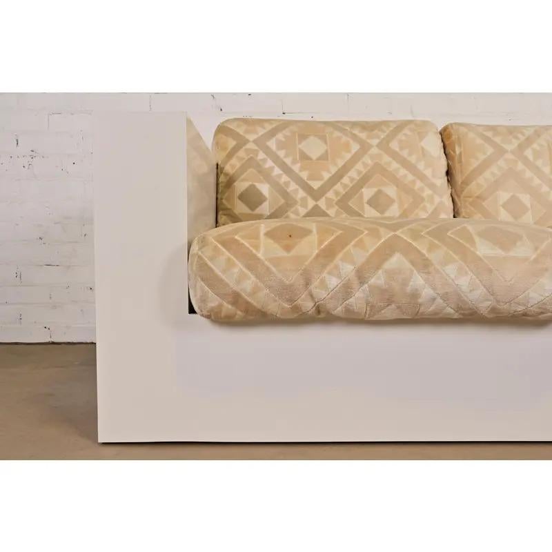 Milo Baughman for Thayer Coggin Mid-Century Modern Tuxedo Sofa, Circa 1970s For Sale 3