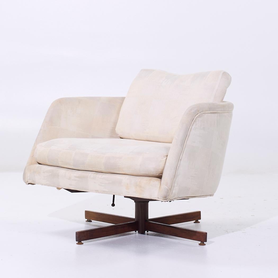 Mid-Century Modern Milo Baughman for Thayer Coggin Mid Century Swivel Tilt Lounge Chair For Sale