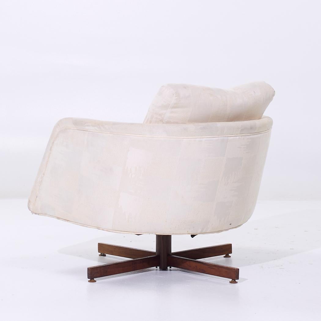 Milo Baughman for Thayer Coggin Mid Century Swivel Tilt Lounge Chair In Good Condition For Sale In Countryside, IL