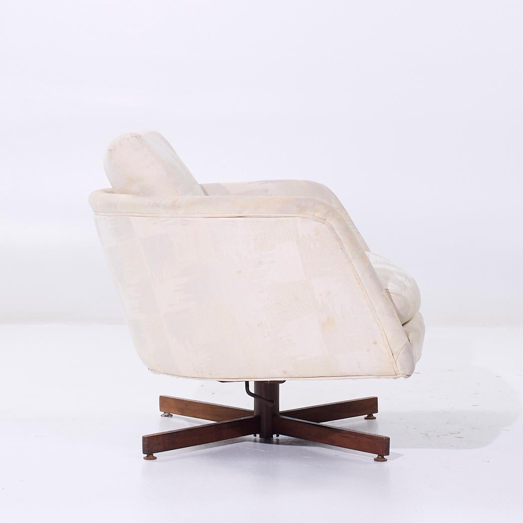 Milo Baughman for Thayer Coggin Mid Century Swivel Tilt Lounge Chair For Sale 1