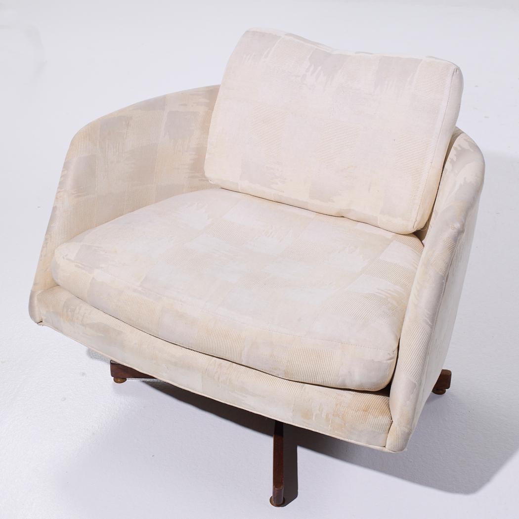Milo Baughman for Thayer Coggin Mid Century Swivel Tilt Lounge Chair For Sale 2