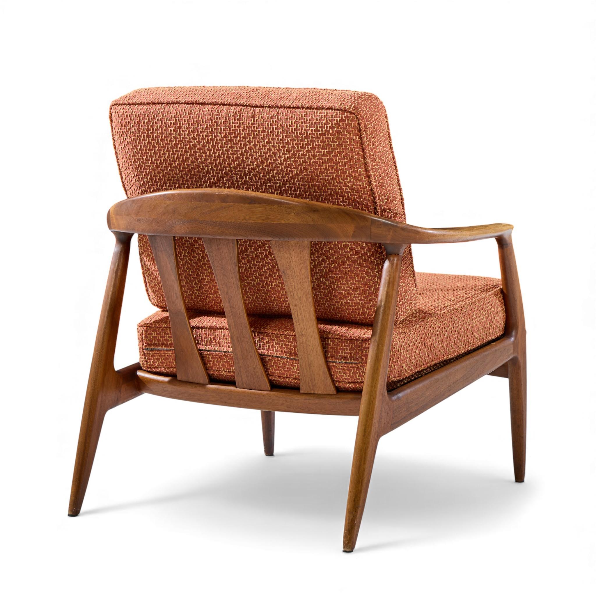 Milo Baughman pour Thayer Coggin Chaises longues en noyer du milieu du siècle - Paire en vente 3