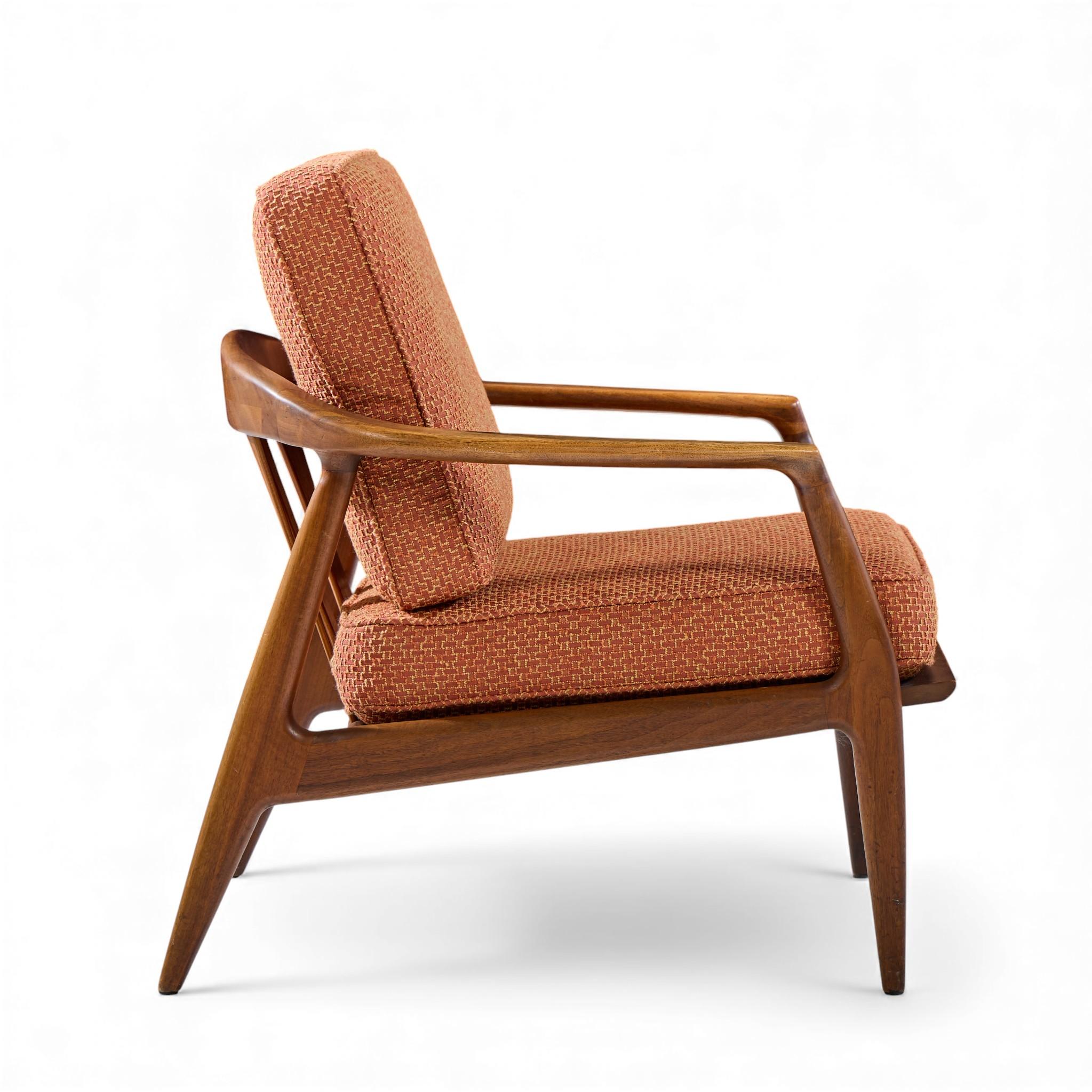 Milo Baughman pour Thayer Coggin Chaises longues en noyer du milieu du siècle - Paire en vente 4