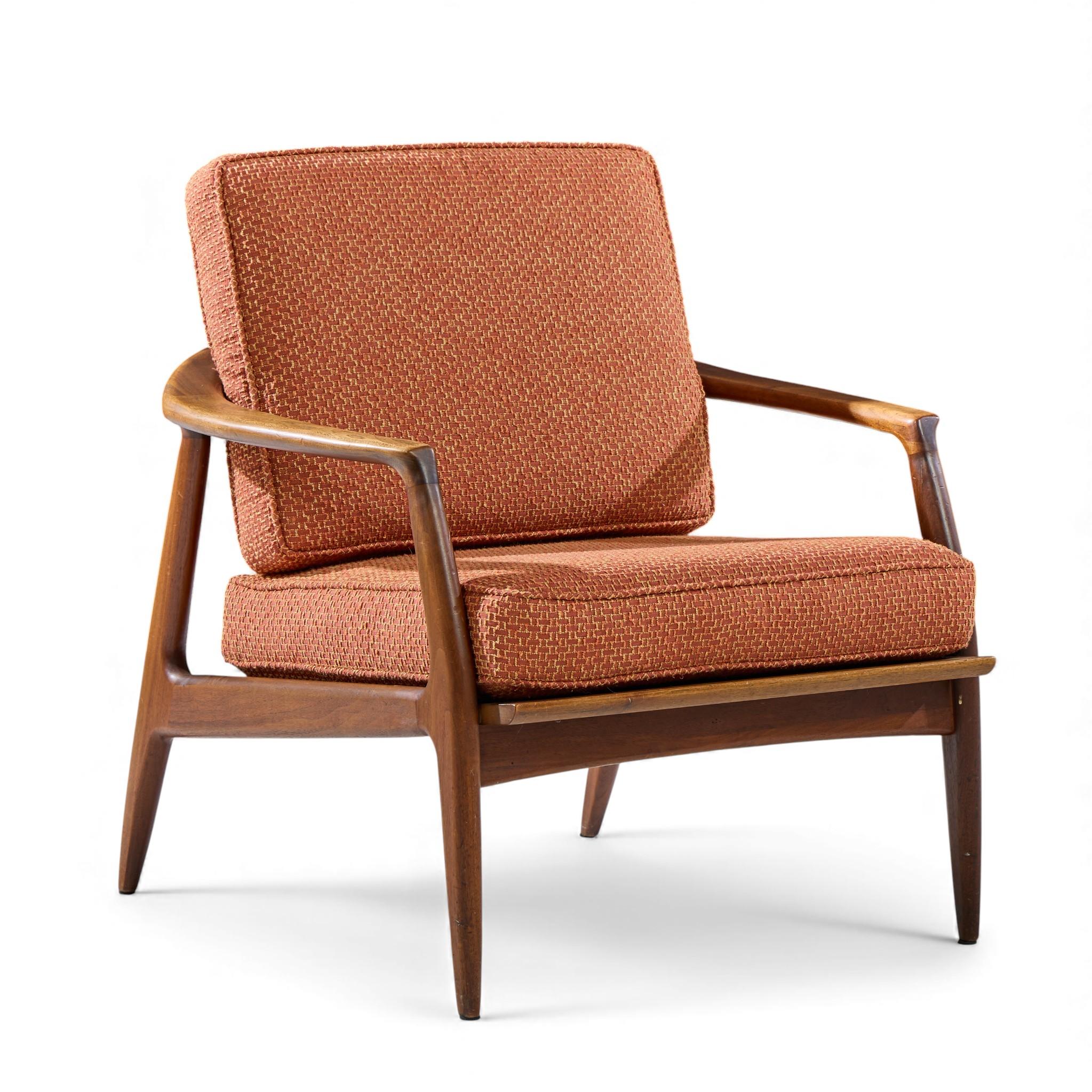 Américain Milo Baughman pour Thayer Coggin Chaises longues en noyer du milieu du siècle - Paire en vente