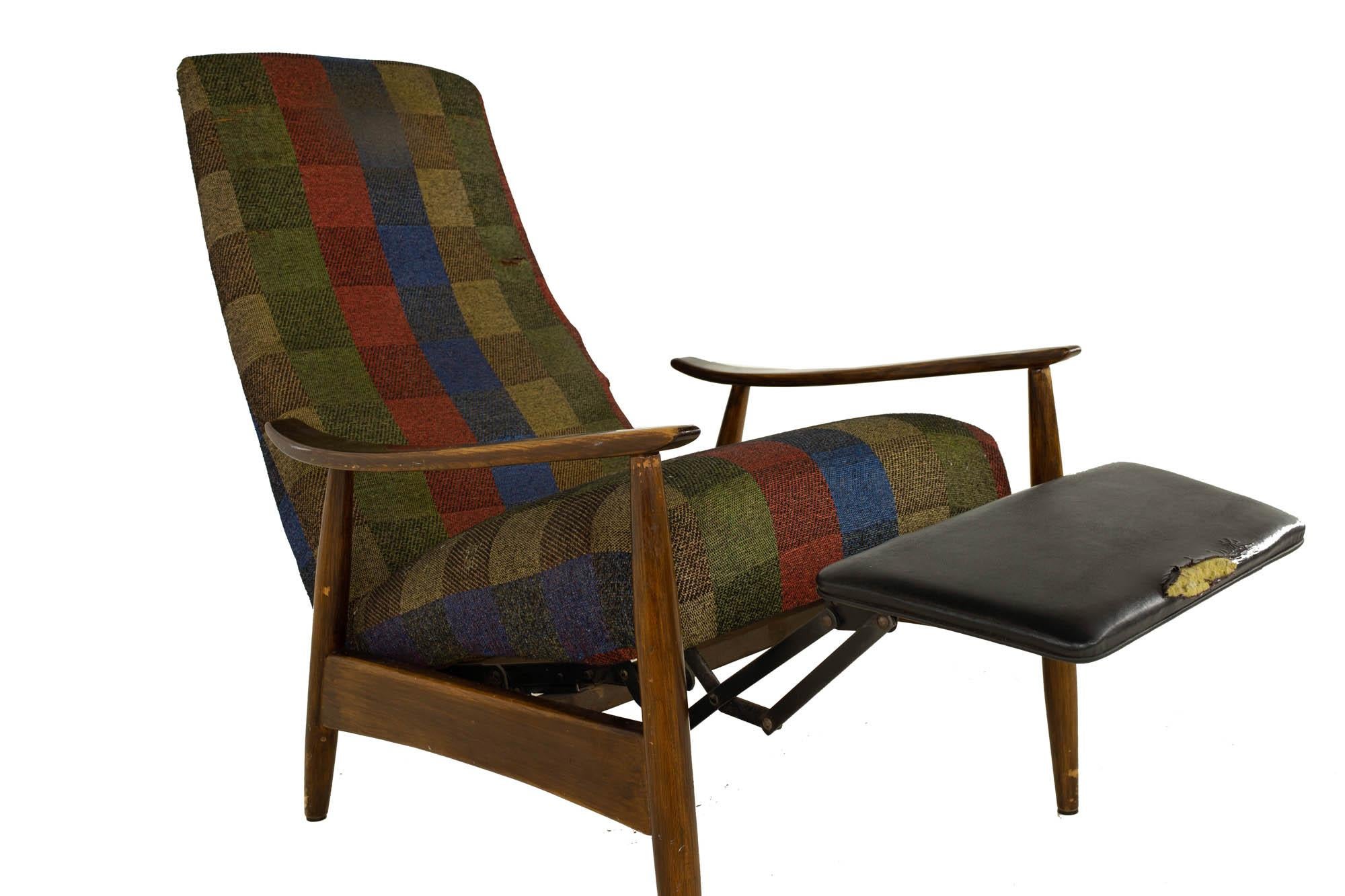 Milo Baughman for Thayer Coggin Mid Century Walnut Recliner 6