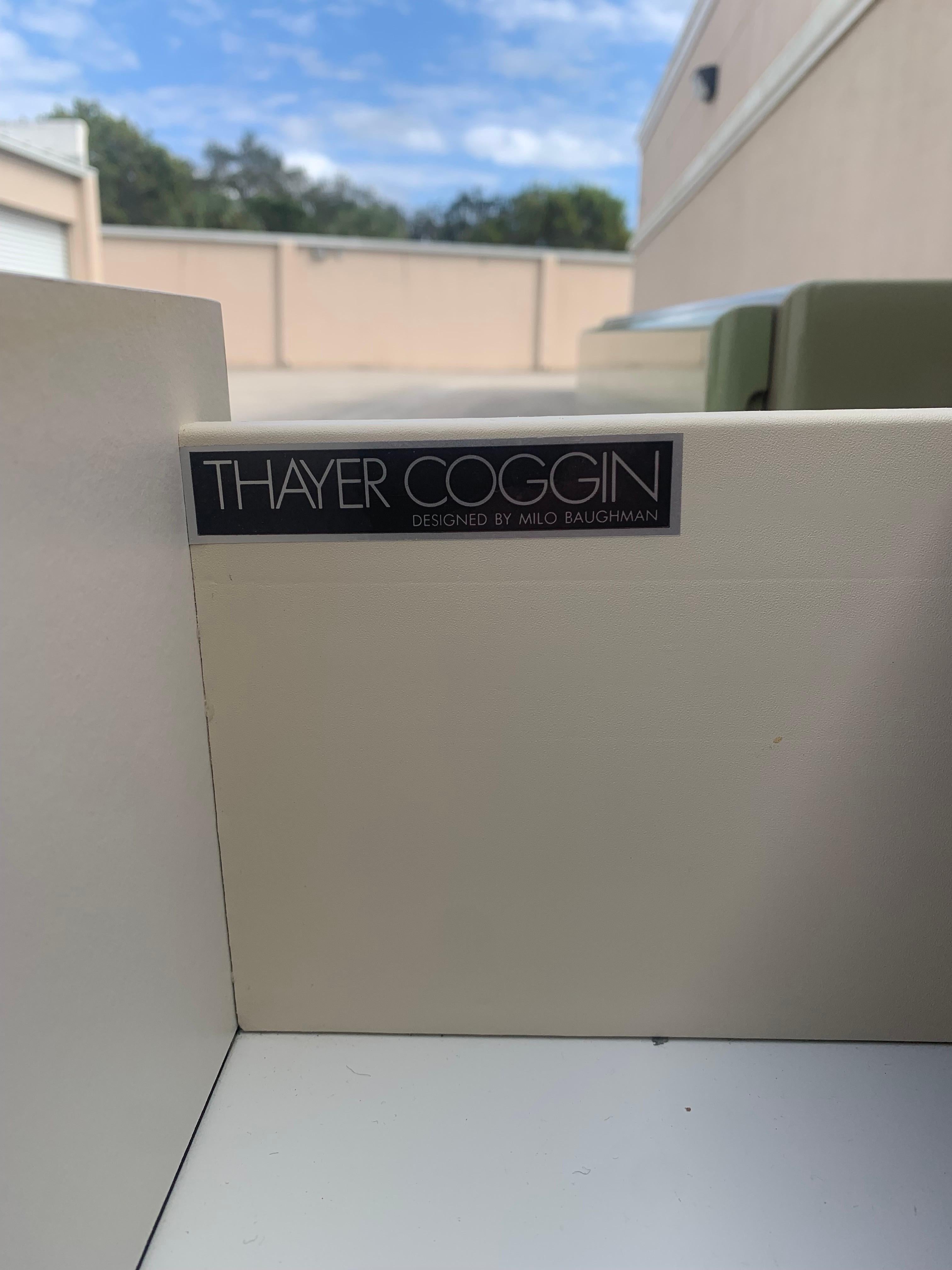 Milo Baughman for Thayer Coggin Night Stands in Jade and Magenta For Sale 1