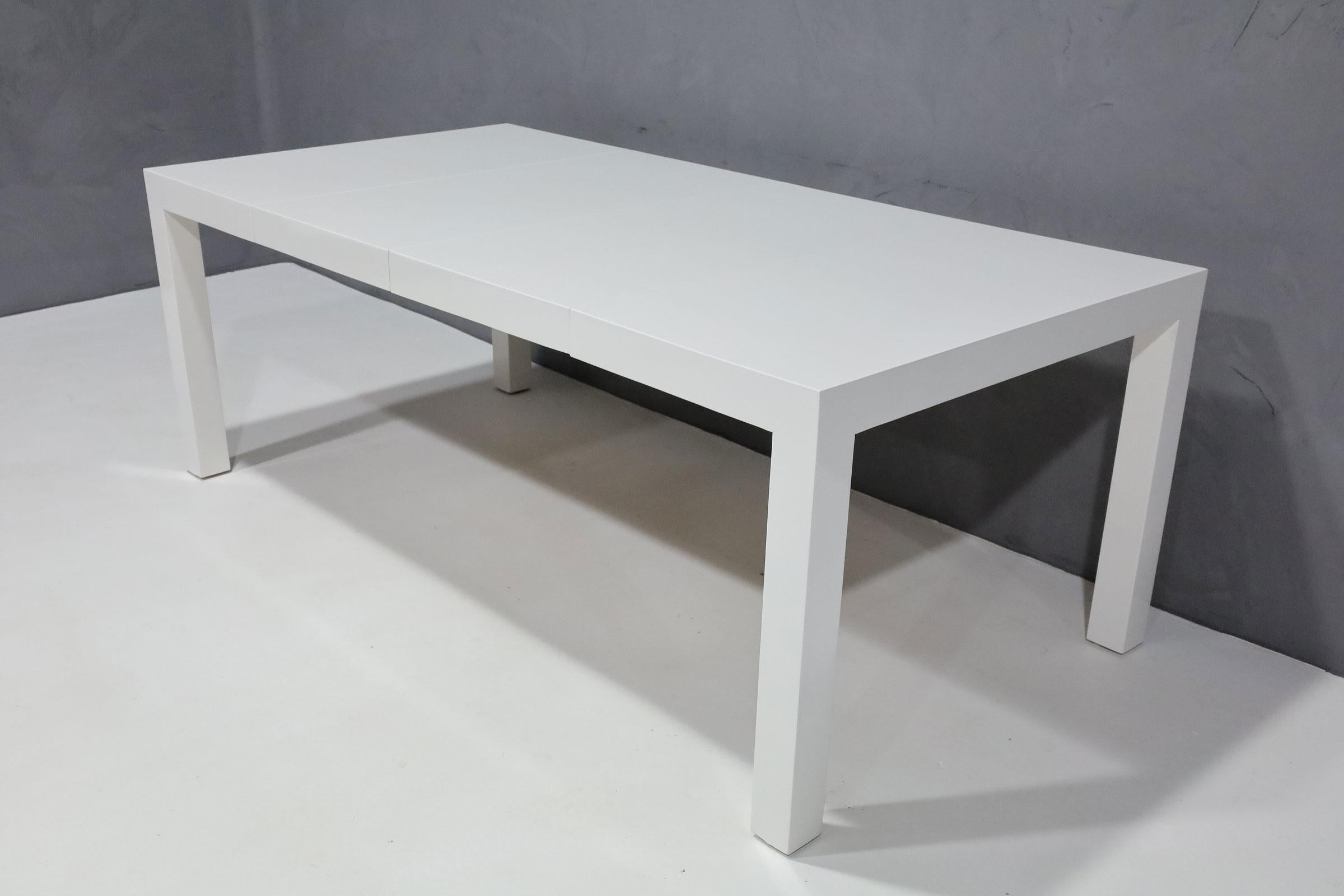 Milo Baughman for Thayer Coggin Parsons Style Dining Table in White Lacquer In Good Condition For Sale In Dallas, TX