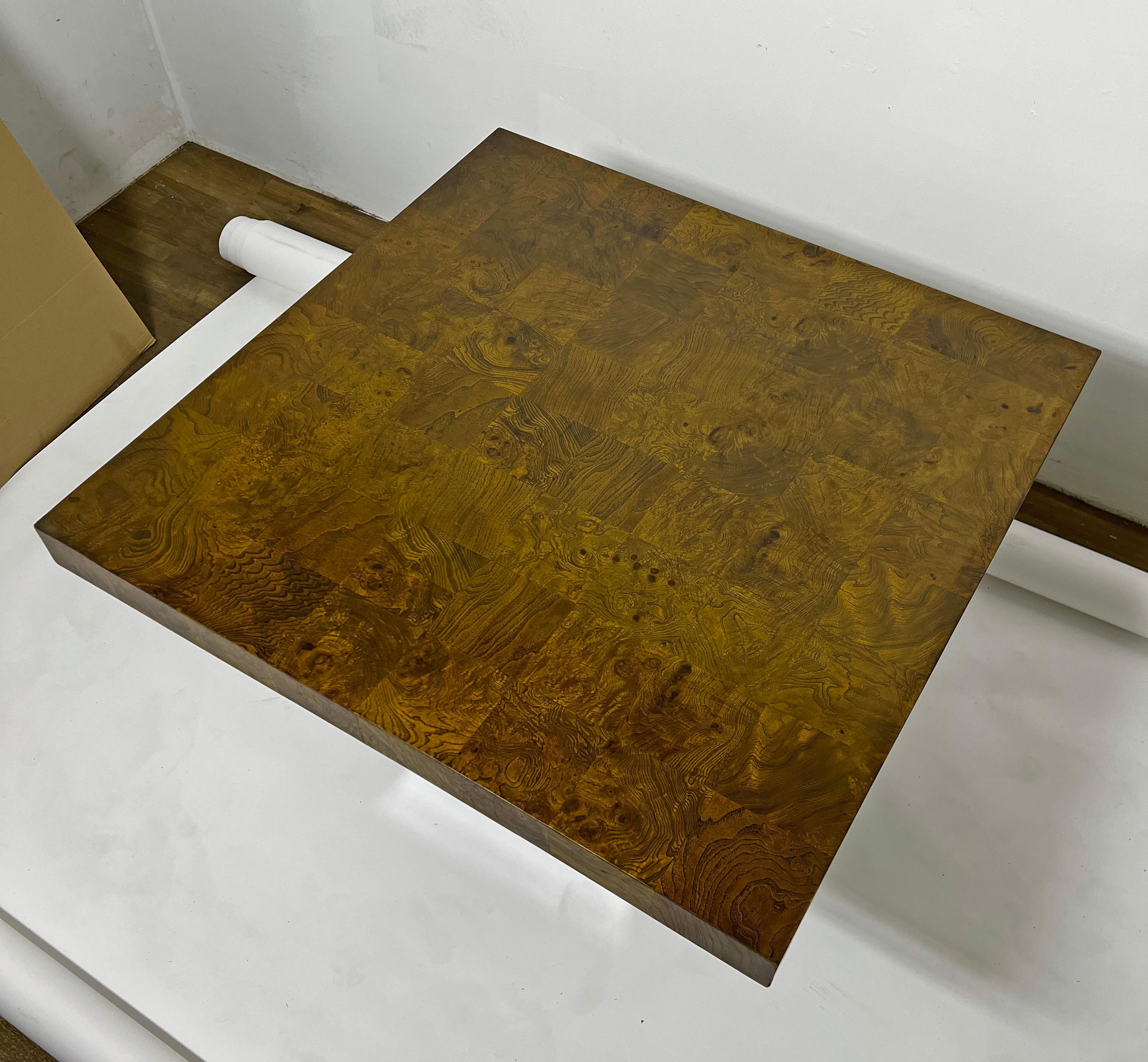 Mid-Century Modern Milo Baughman for Thayer Coggin Patchwork Patchwork Burl Wood Dining Table Circa 1970 en vente
