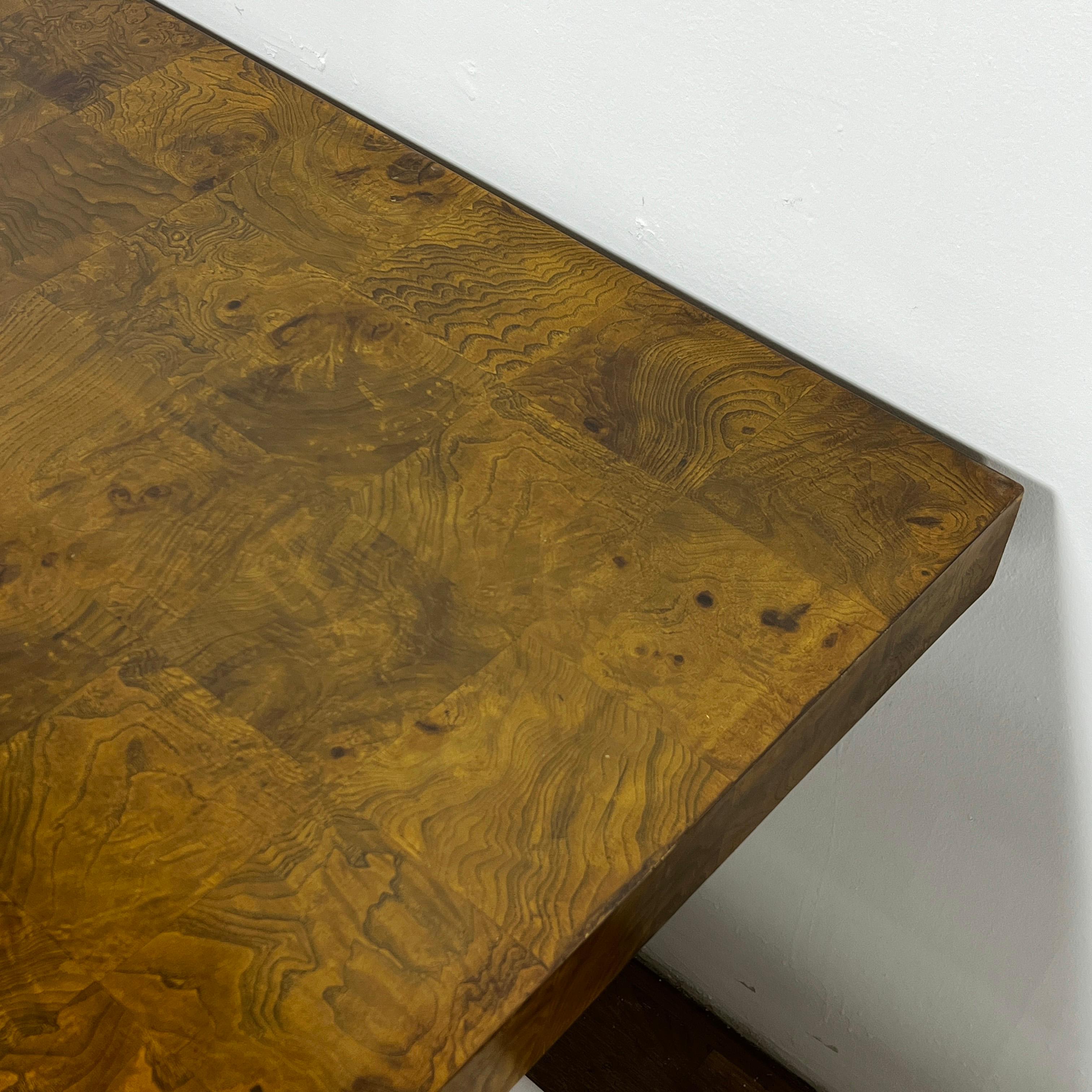 Fin du 20e siècle Milo Baughman for Thayer Coggin Patchwork Patchwork Burl Wood Dining Table Circa 1970 en vente