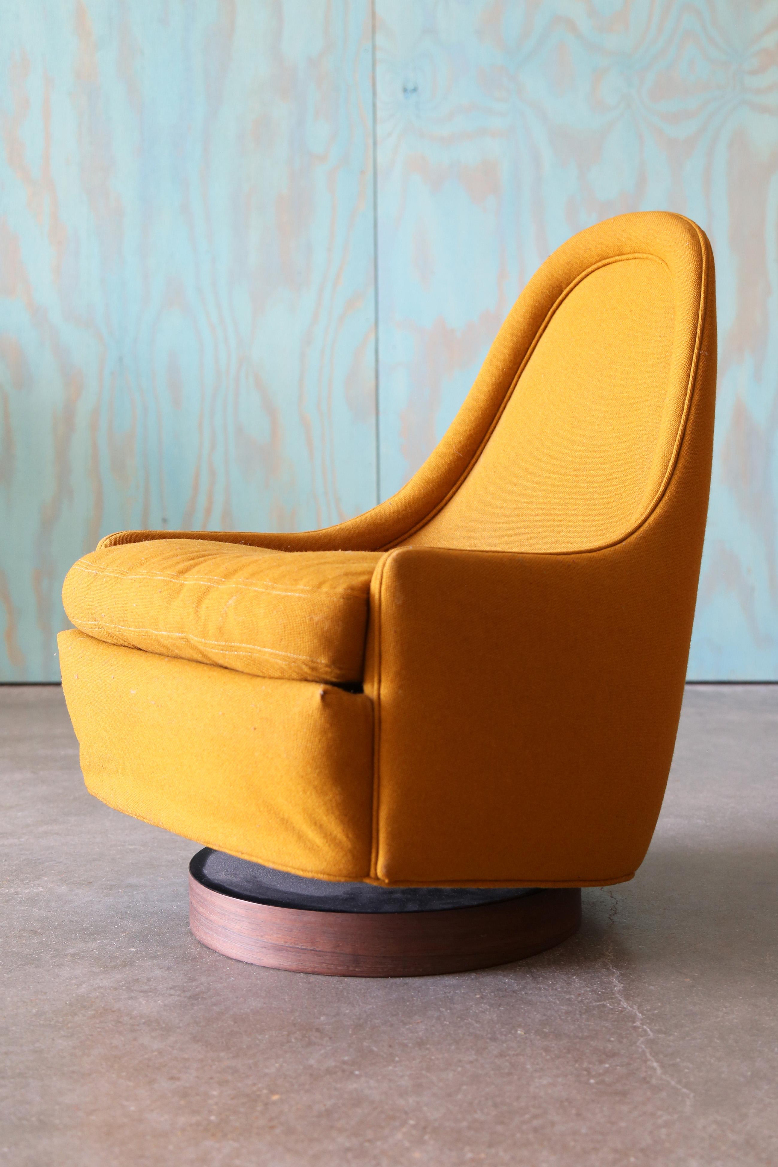 Milo Baughman per Thayer Coggin Petite Swivel Chairs Rosewood - Set di 3 MCM In condizioni discrete in vendita a Virginia Beach, VA