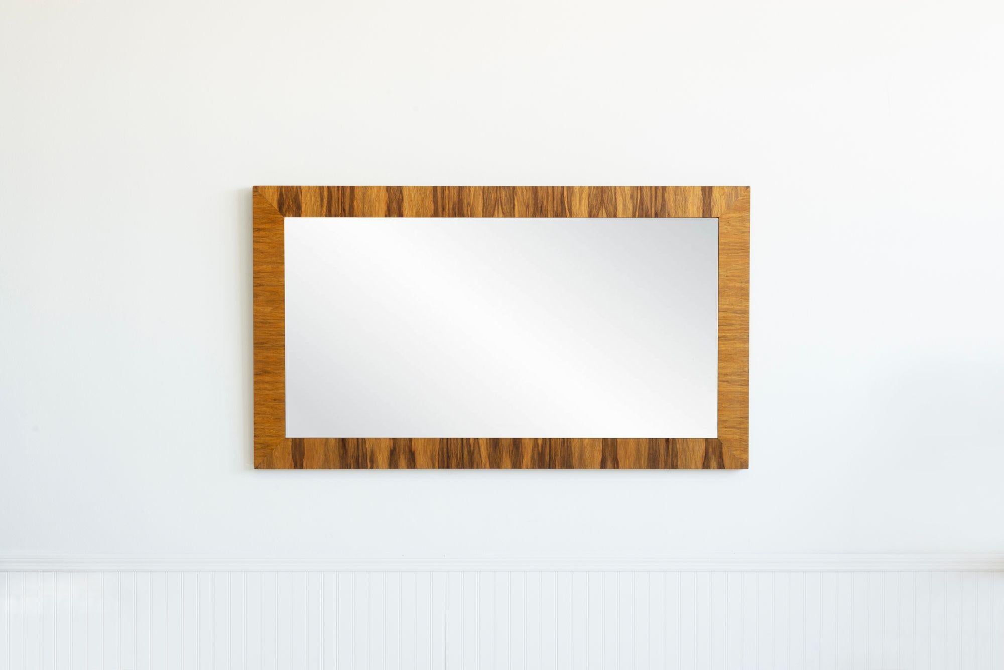 Americano Milo Baughman per Thayer Coggin Specchio da parete in legno di rosa 1975c. in vendita
