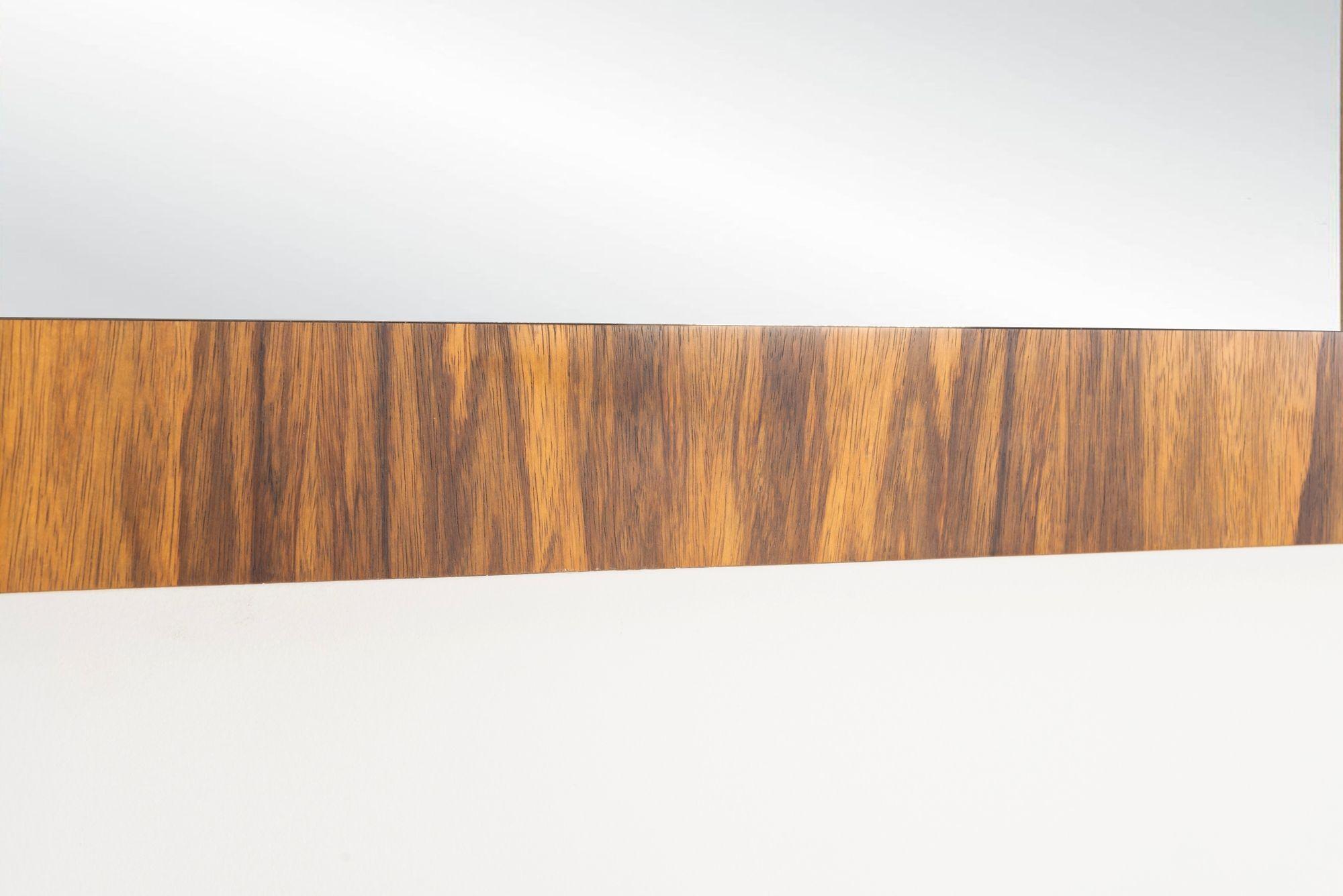 Milo Baughman per Thayer Coggin Specchio da parete in legno di rosa 1975c. In condizioni buone in vendita a Chicago, IL