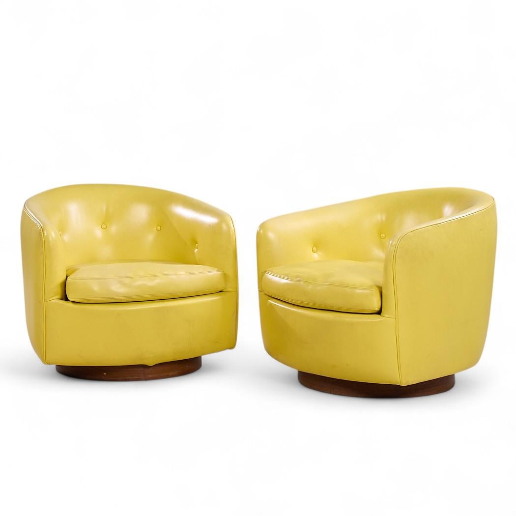 Milo Baughman für Thayer Coggin Roxy Nussbaum Dreh-Kipp-Lounge-Stühle - Paar (Moderne der Mitte des Jahrhunderts) im Angebot